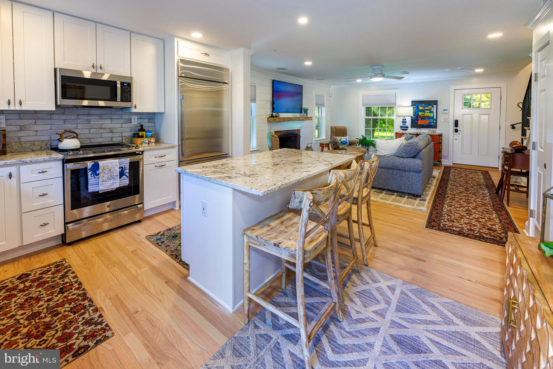295 BAY STREET 4