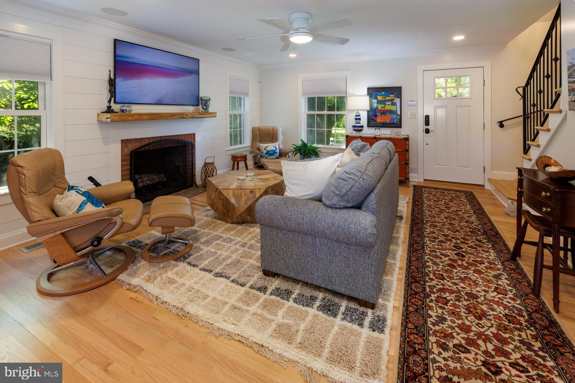 295 BAY STREET 4