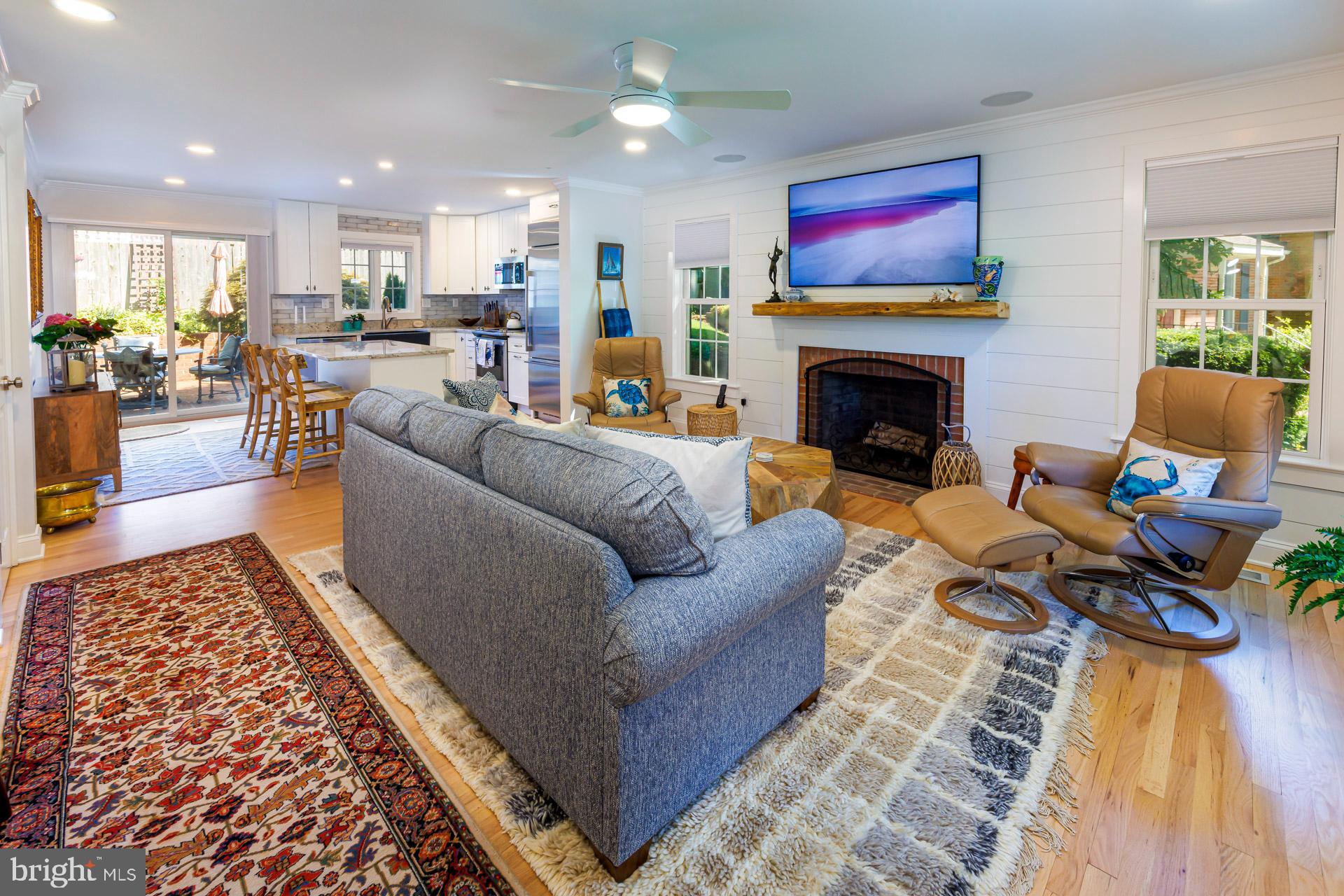 295 BAY STREET 4