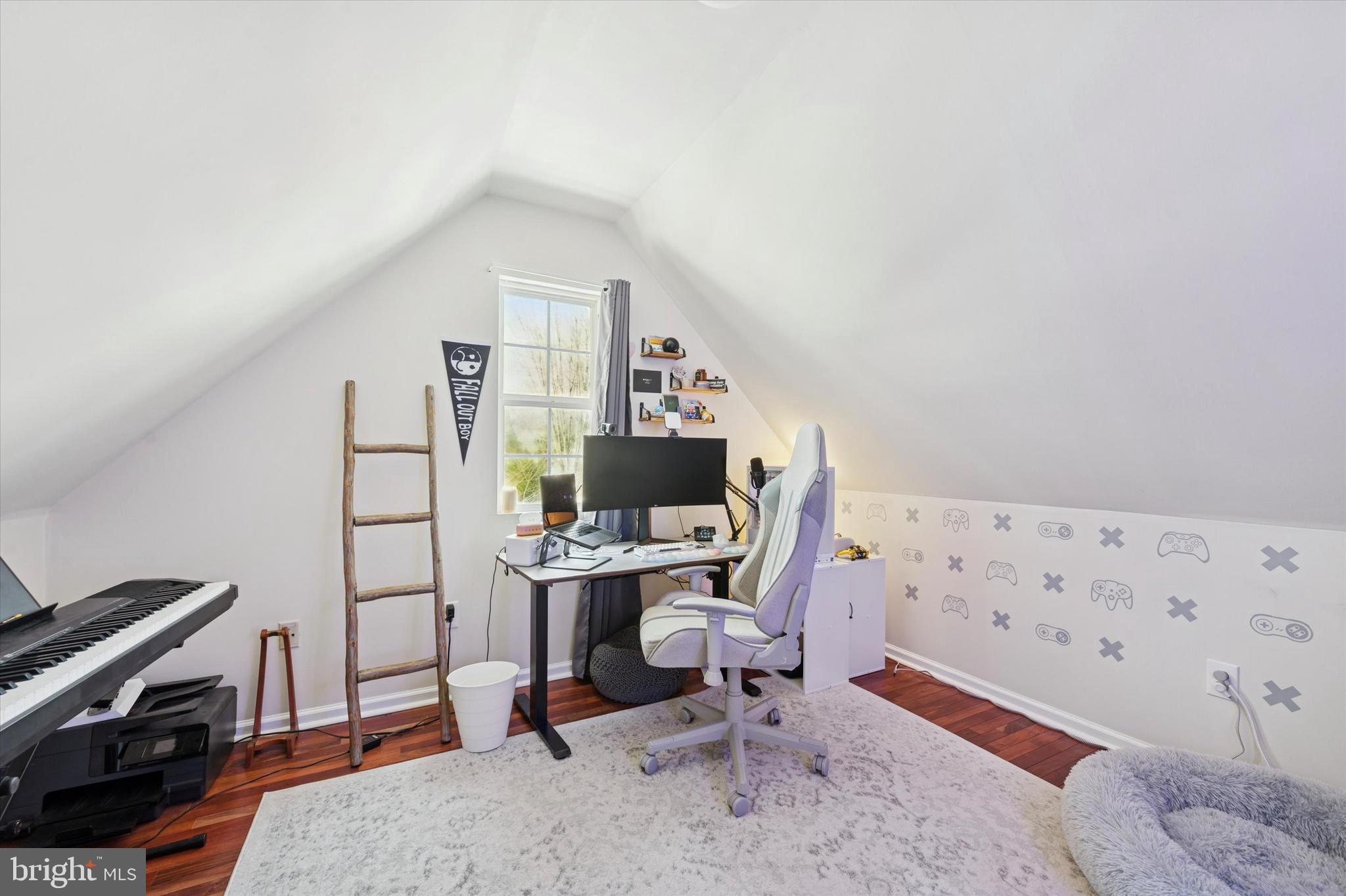 THE PINES - Residential