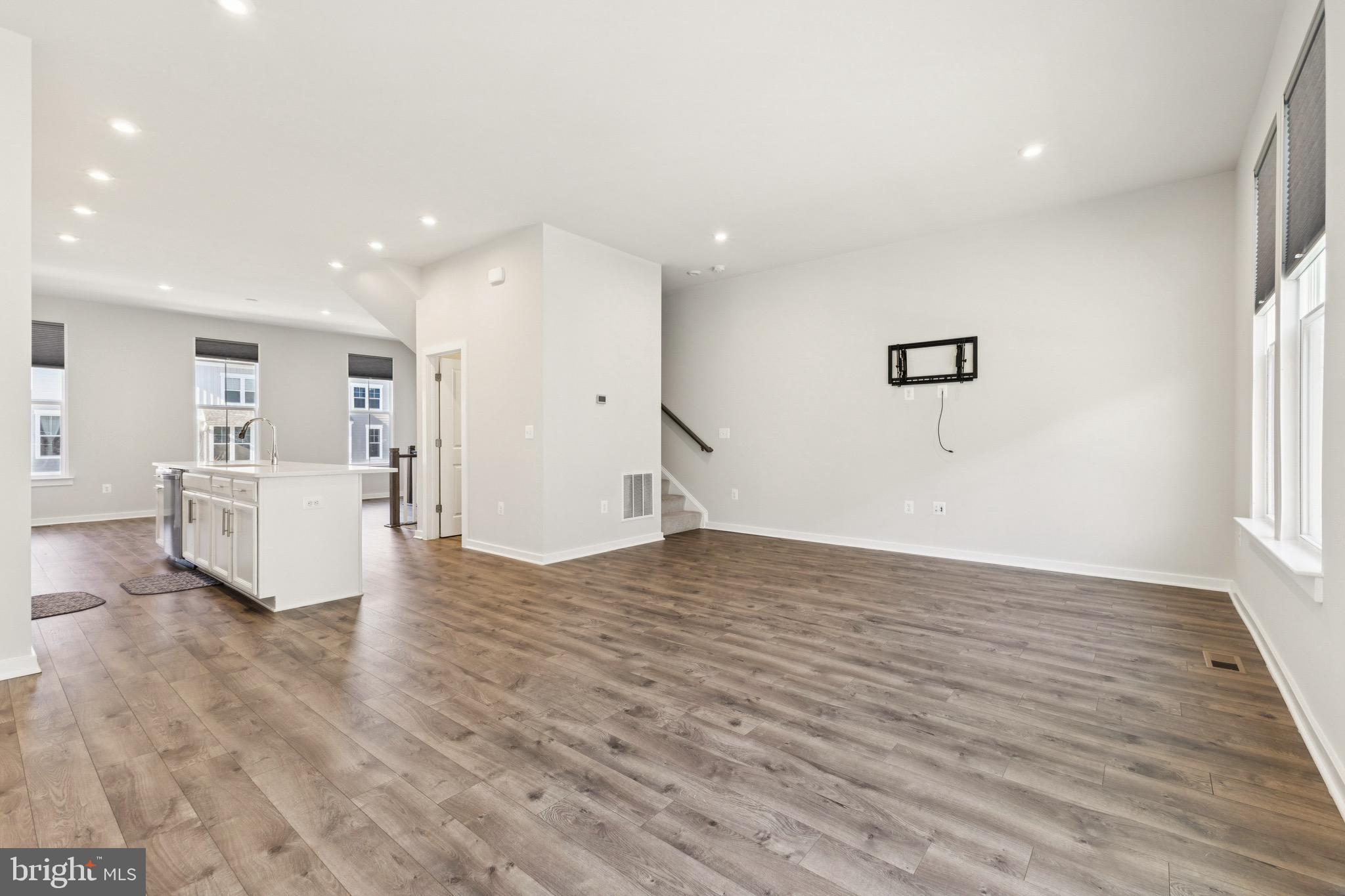 POTOMAC SHORES - Residential