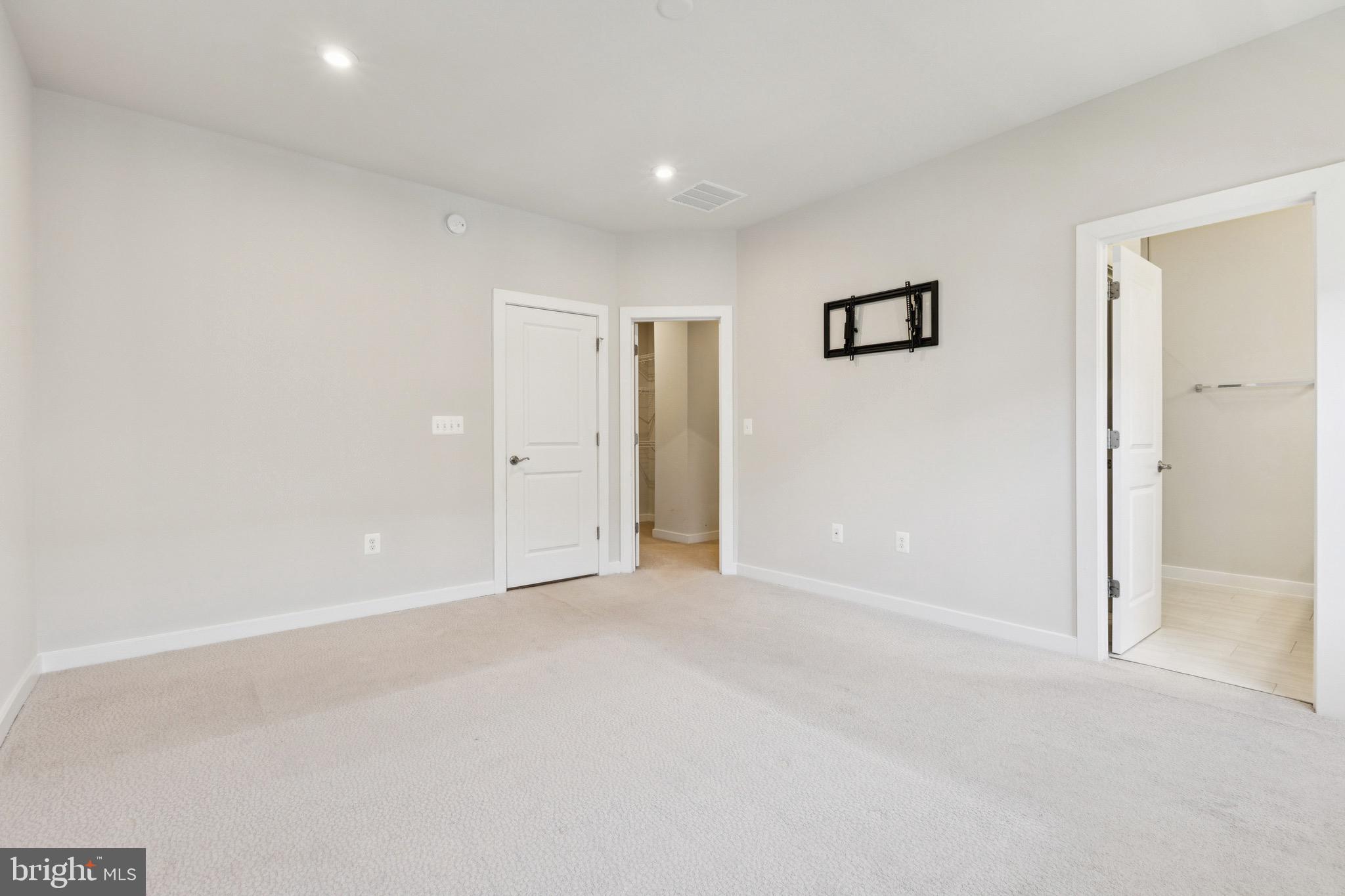 POTOMAC SHORES - Residential