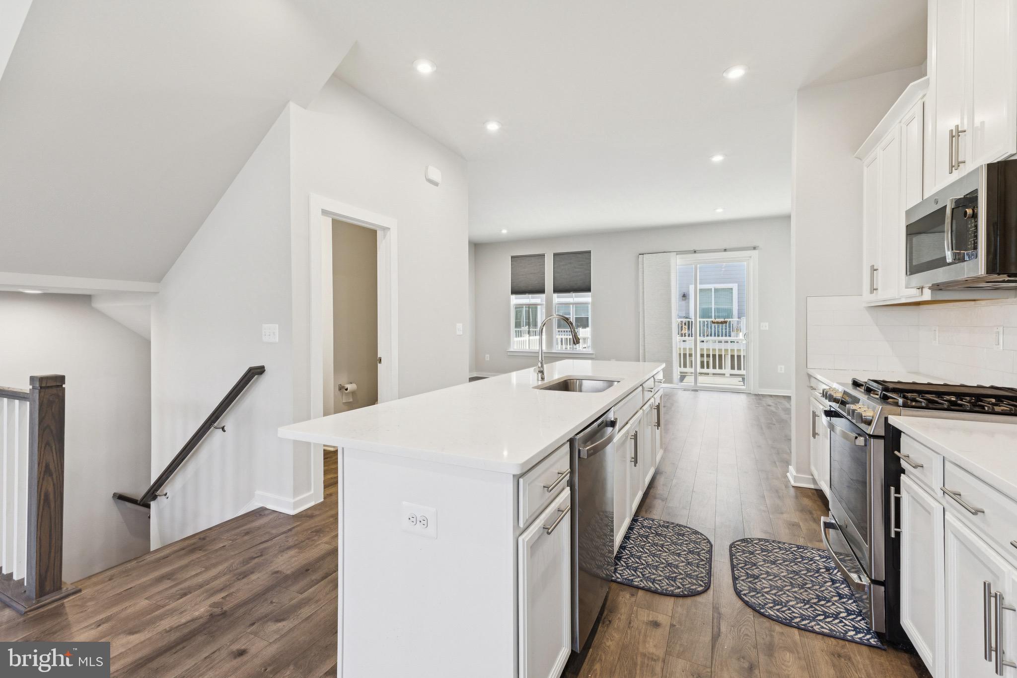 POTOMAC SHORES - Residential