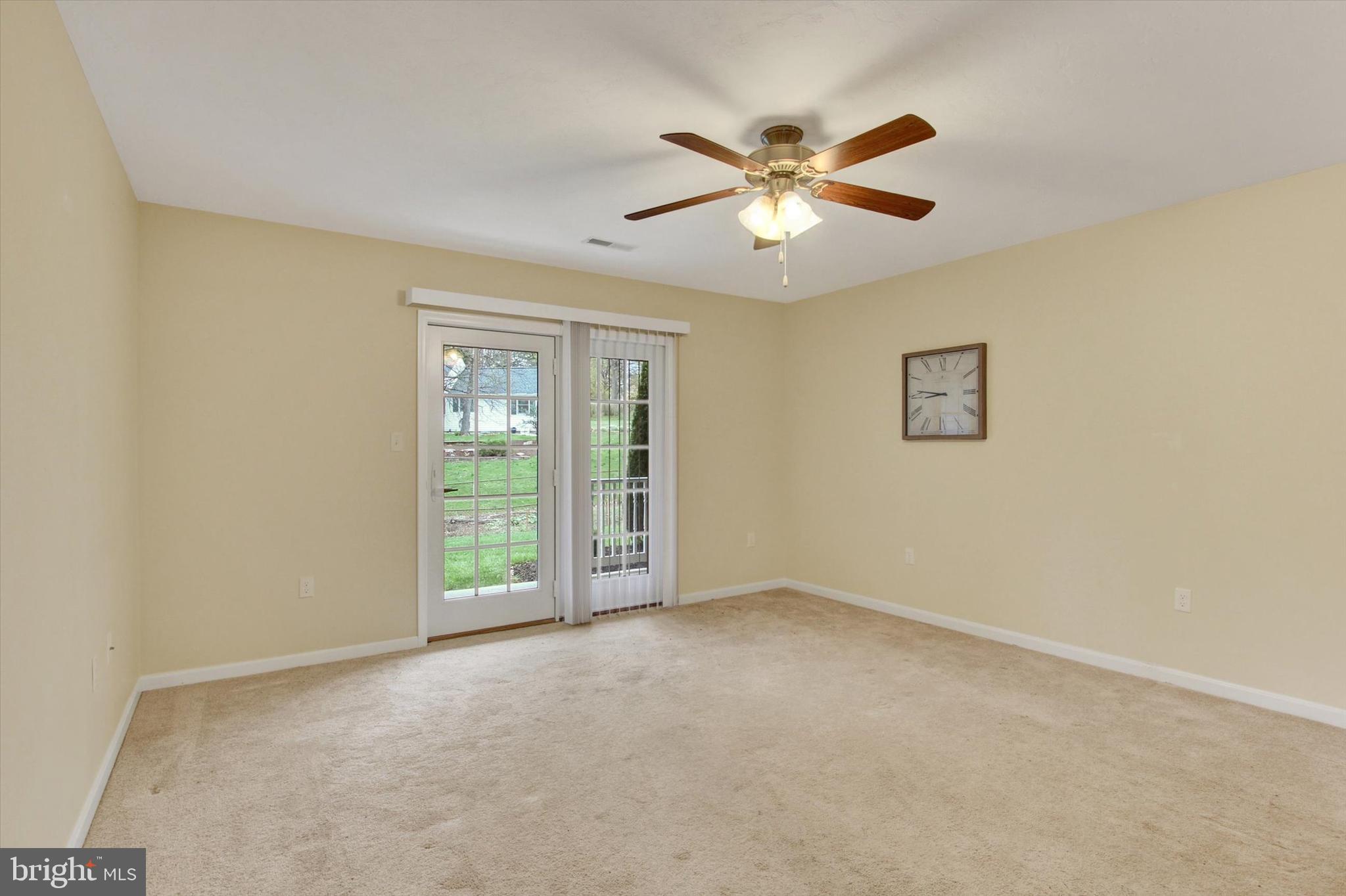 ROTH'S FARM VILLAGE - Residential