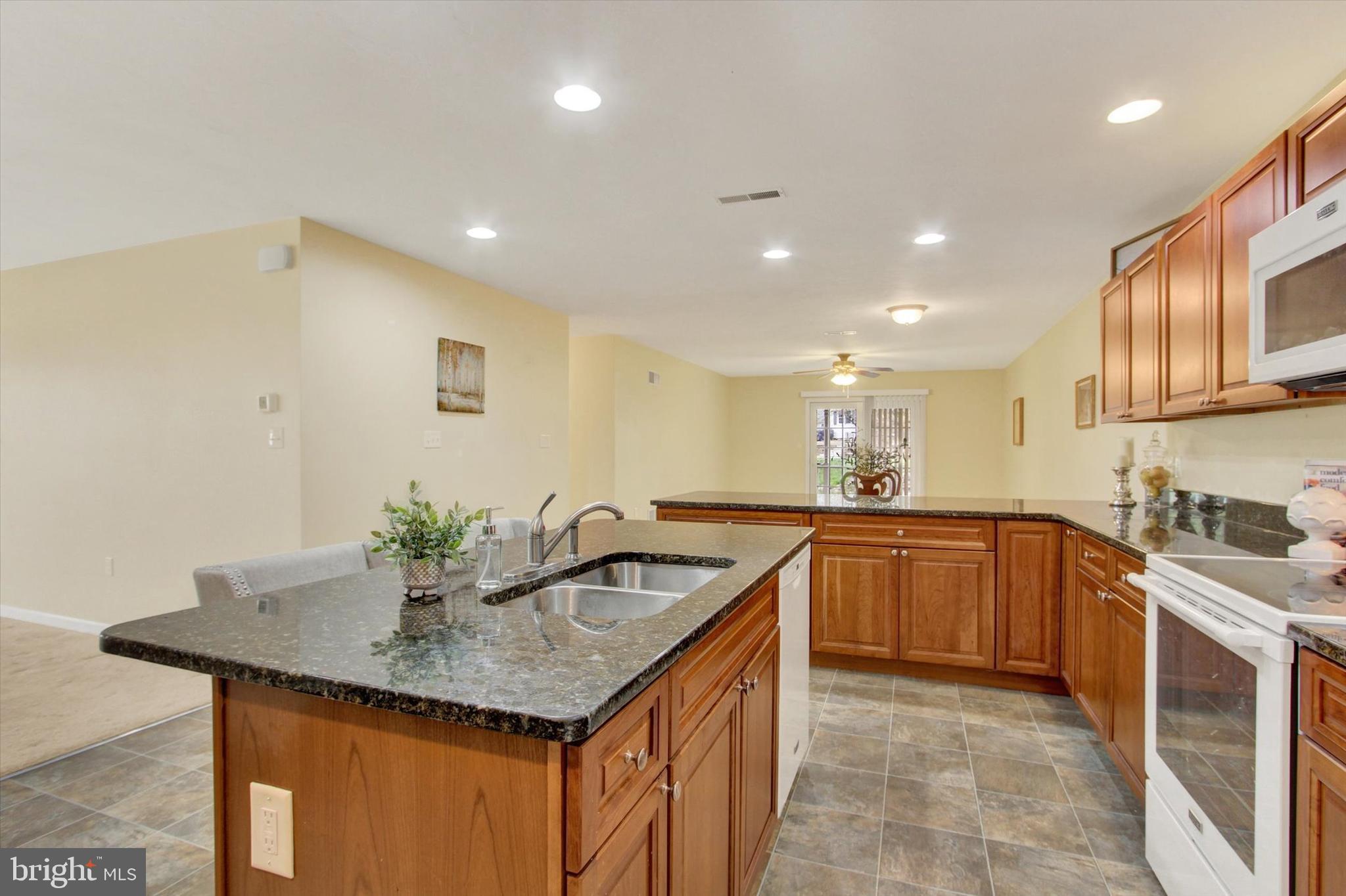 ROTH'S FARM VILLAGE - Residential