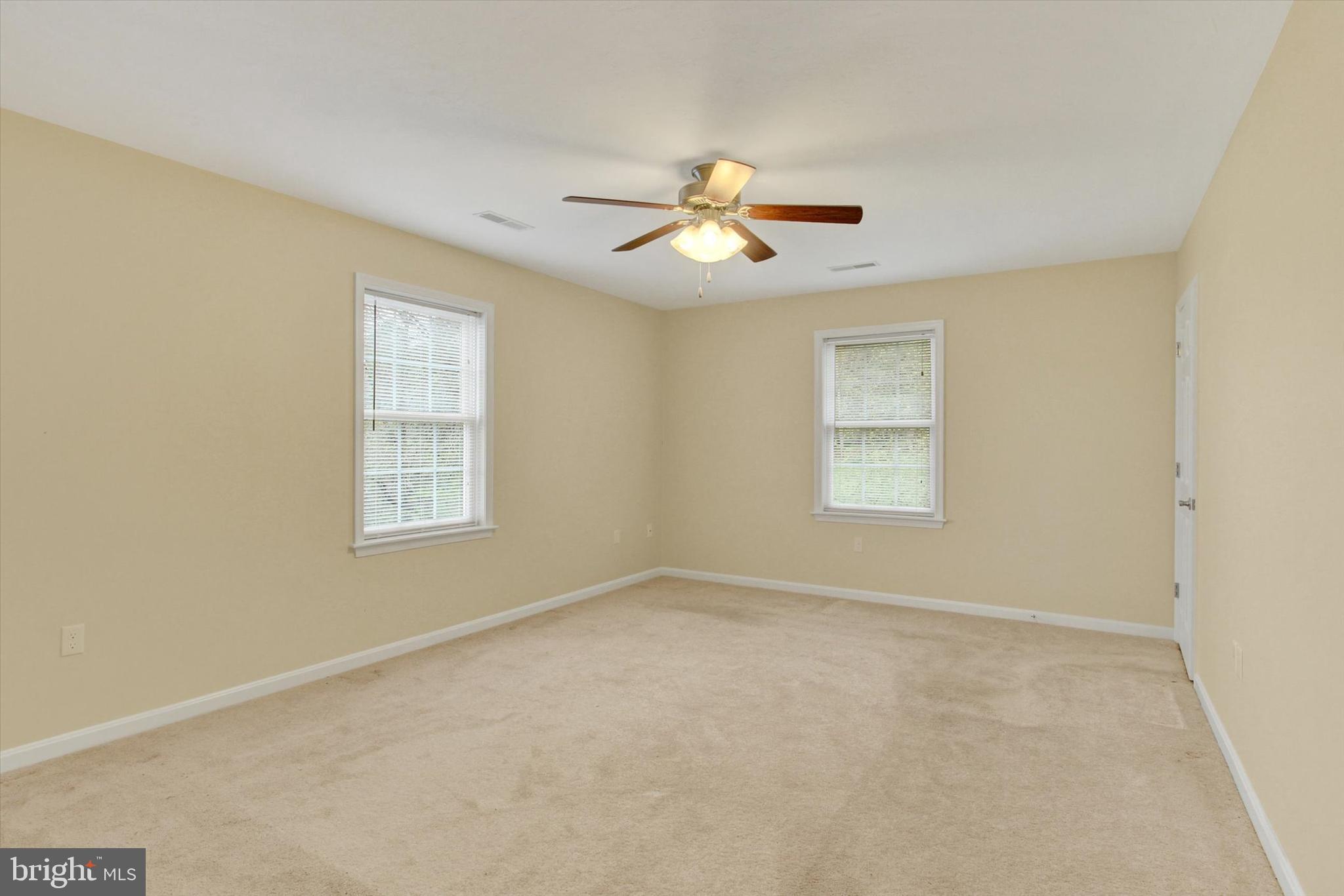 ROTH'S FARM VILLAGE - Residential