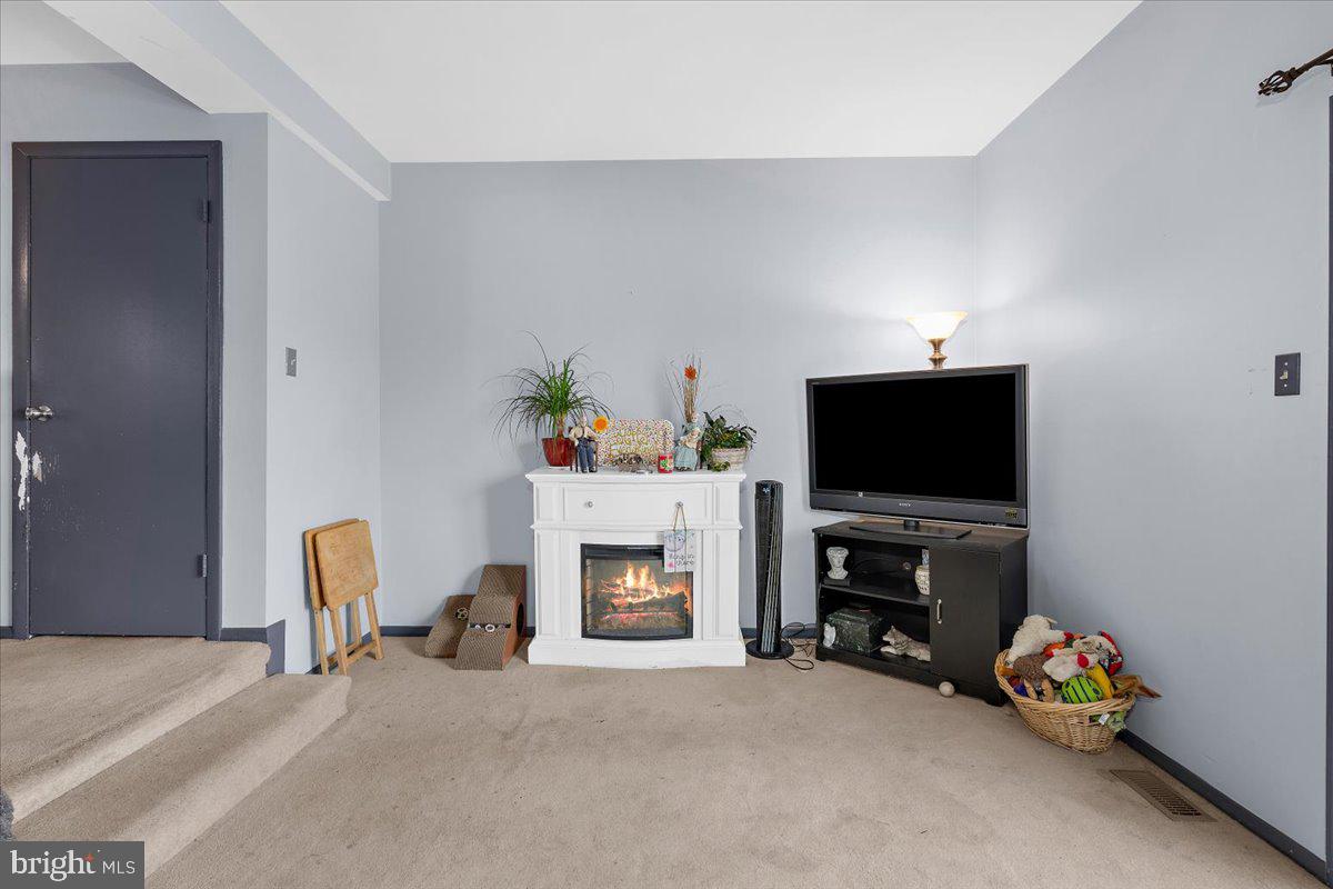 KIMBERLY VILLAGE - Residential