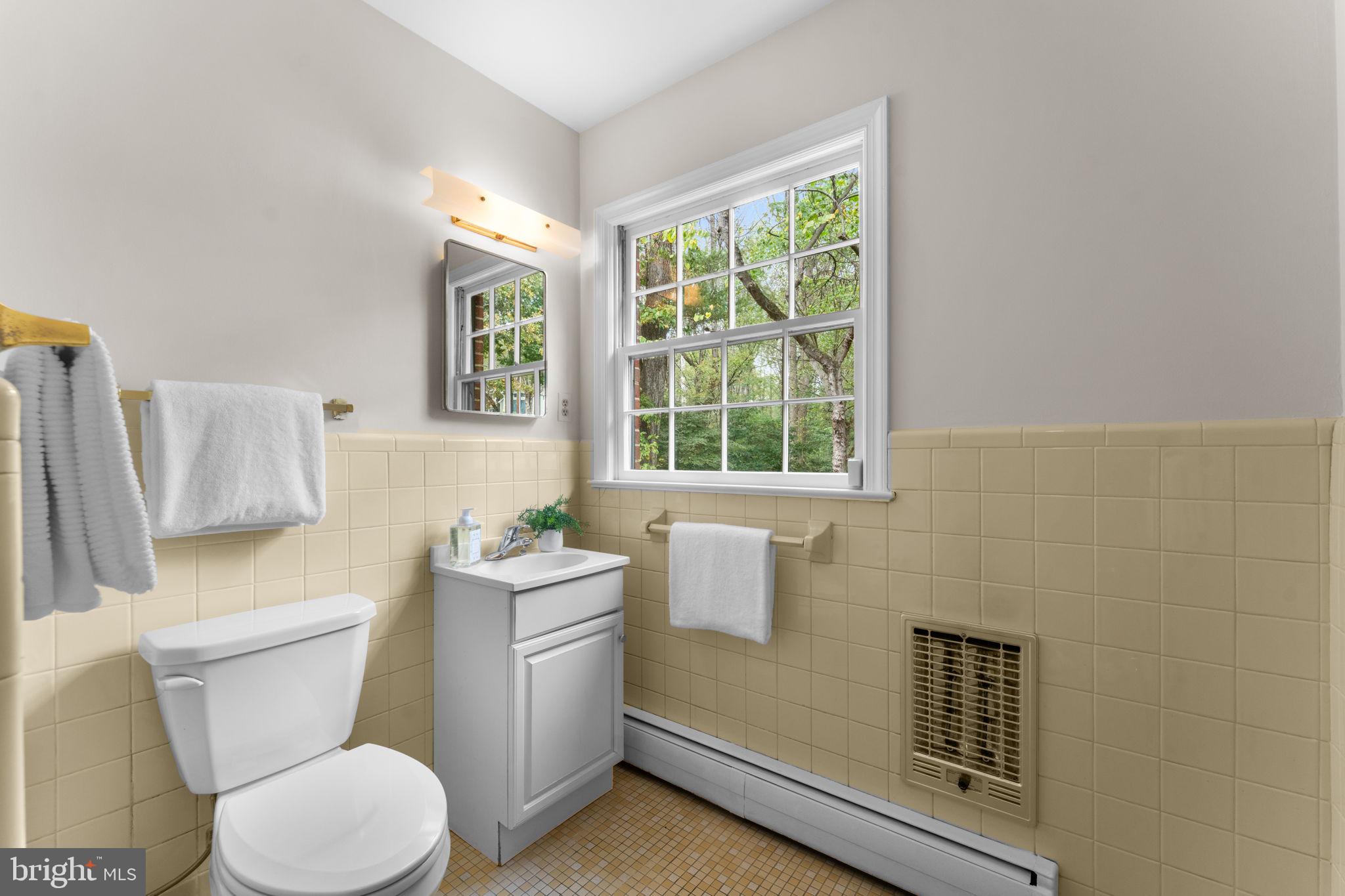 DARNESTOWN OUTSIDE - Residential