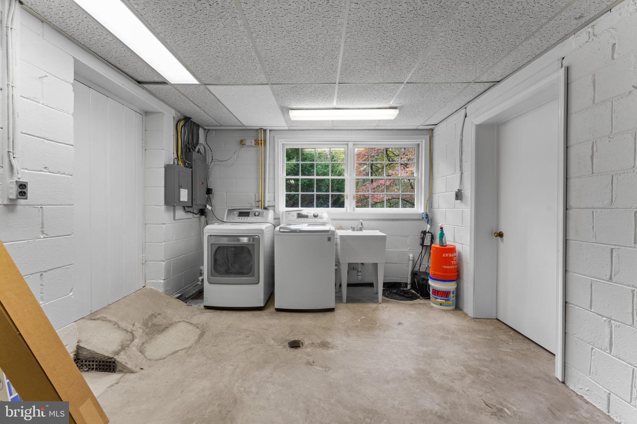 DARNESTOWN OUTSIDE - Residential