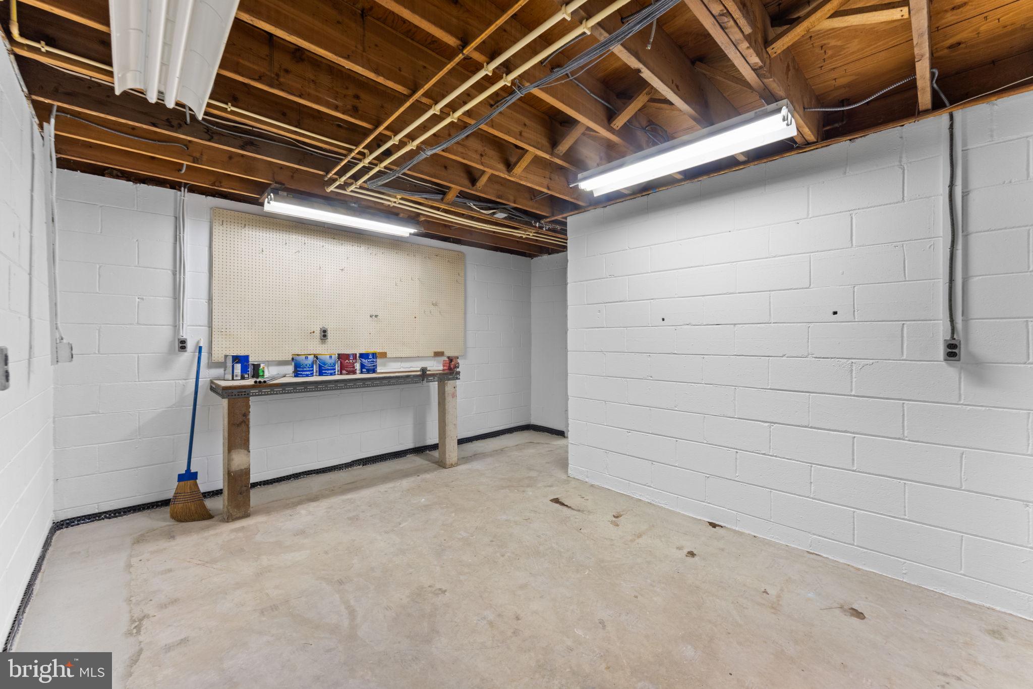 DARNESTOWN OUTSIDE - Residential