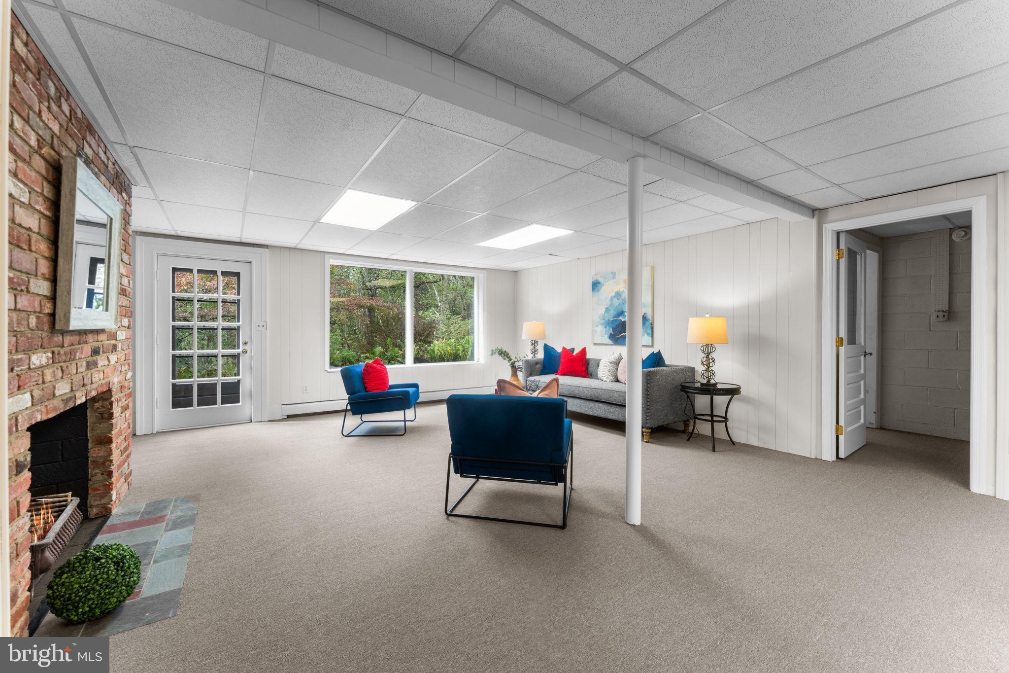 DARNESTOWN OUTSIDE - Residential