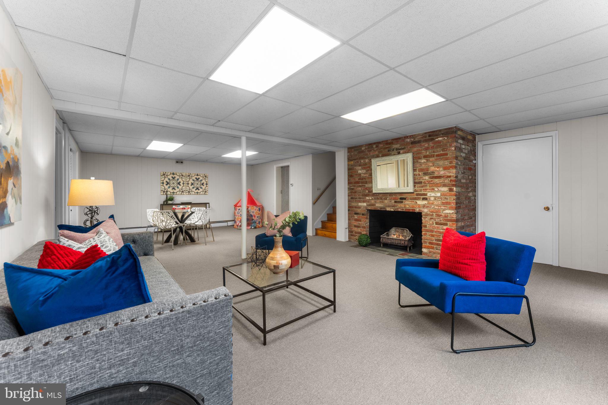 DARNESTOWN OUTSIDE - Residential