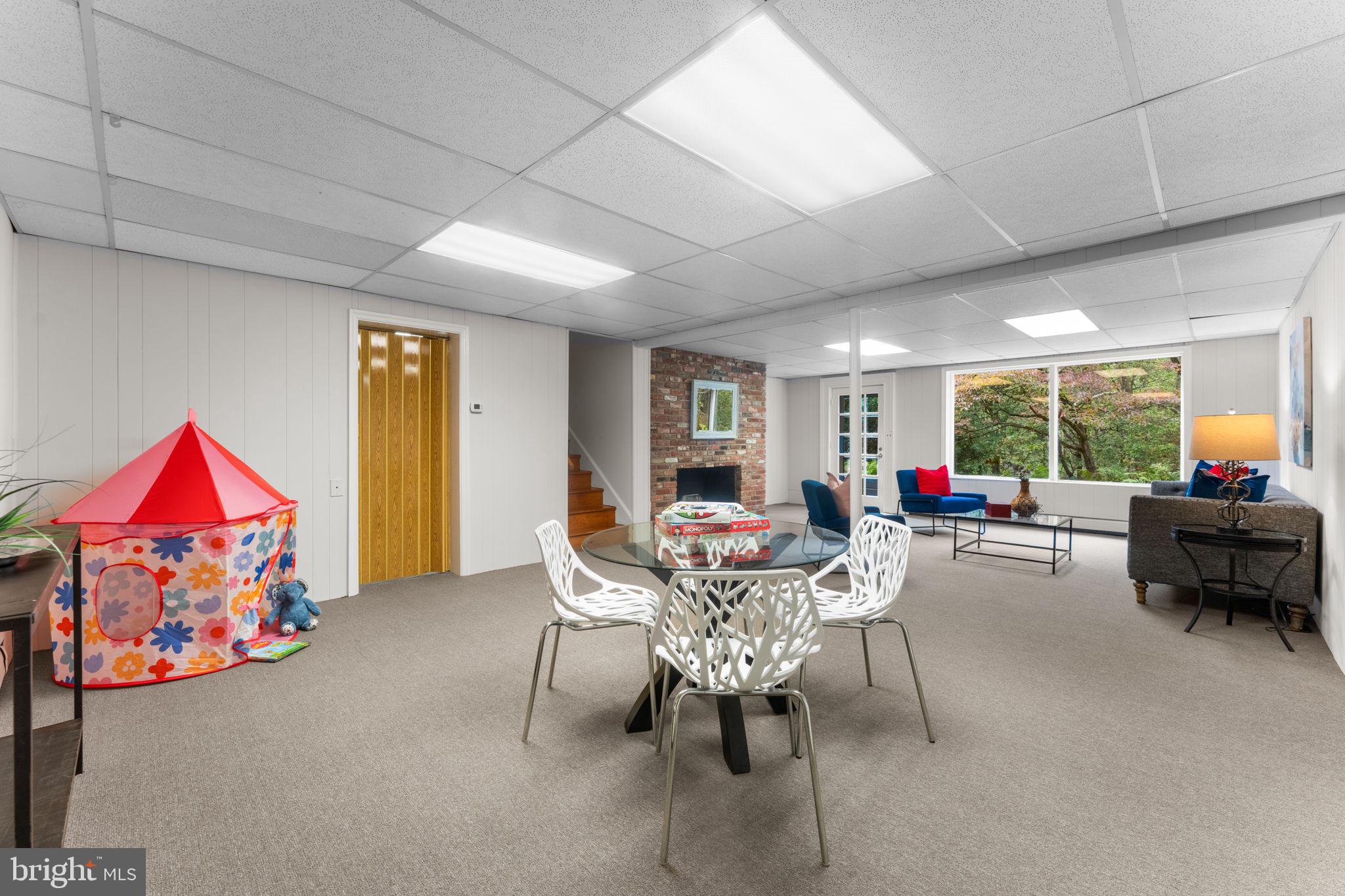 DARNESTOWN OUTSIDE - Residential