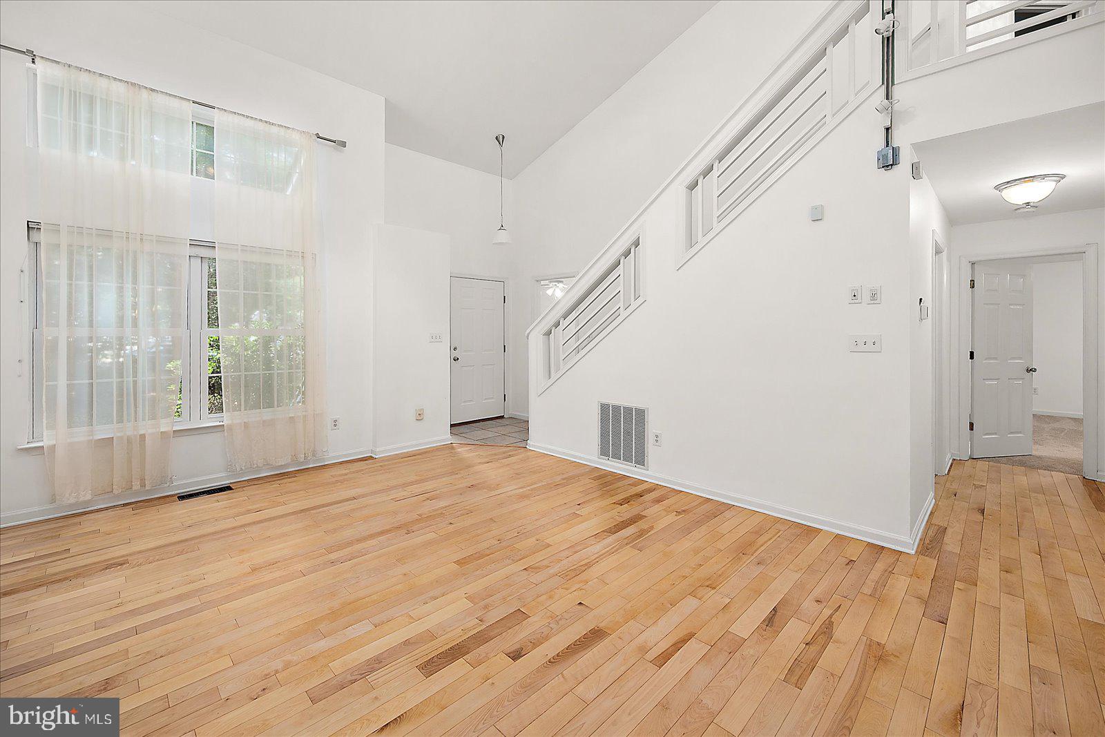 10 LAUREL TRAIL