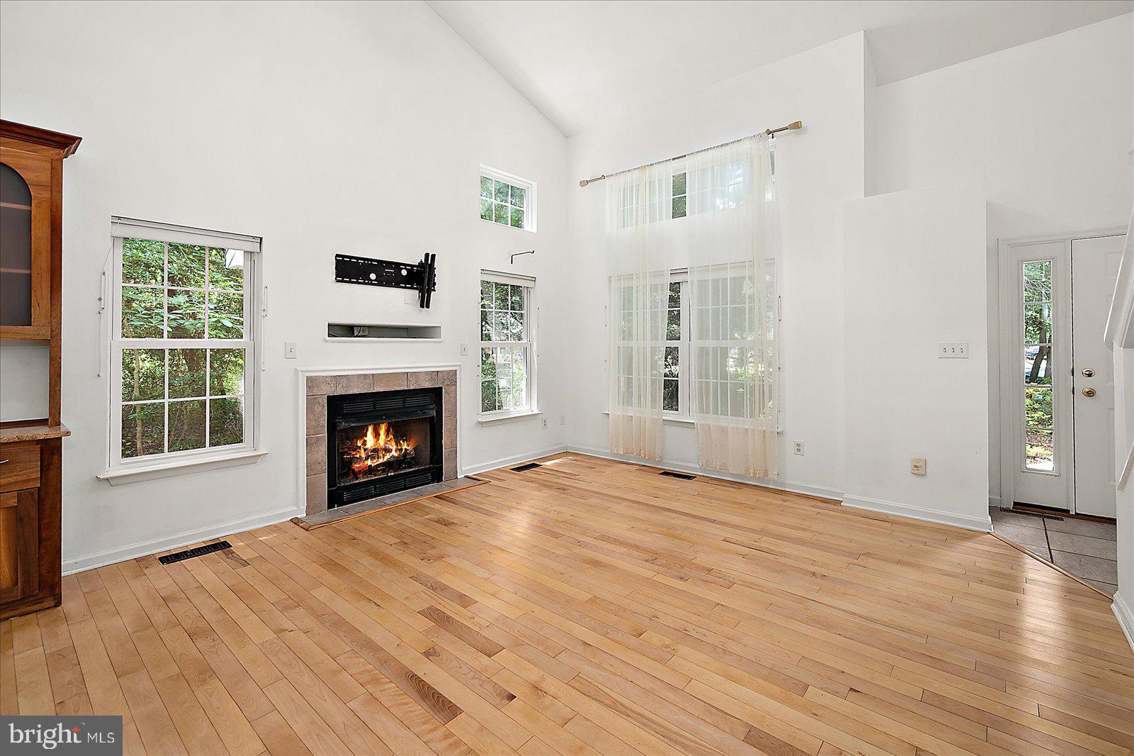 10 LAUREL TRAIL