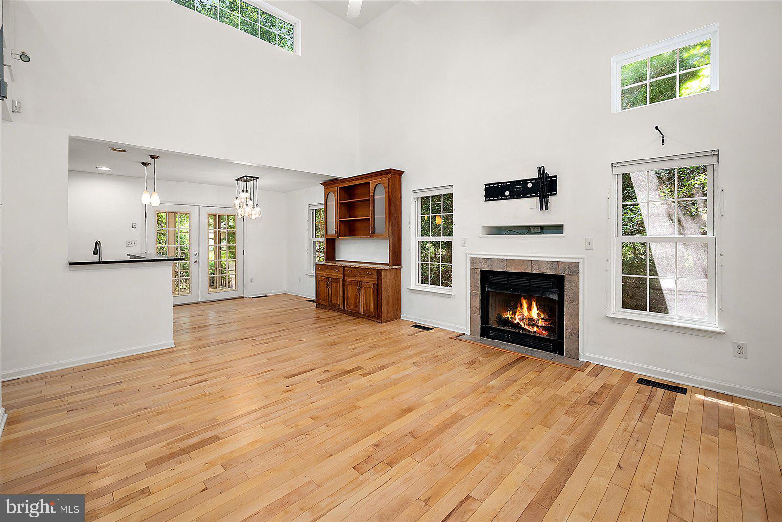 10 LAUREL TRAIL