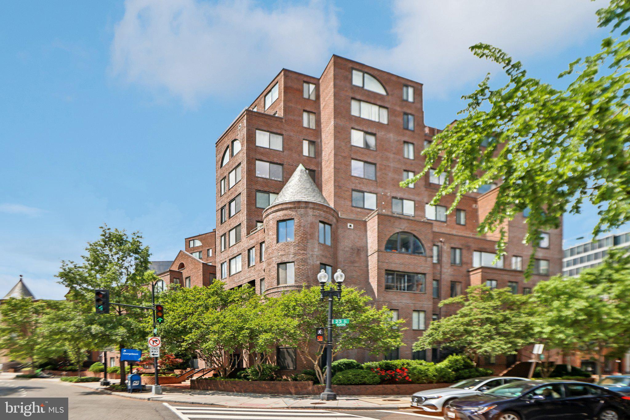 3 WASHINGTON CIRCLE NW 904