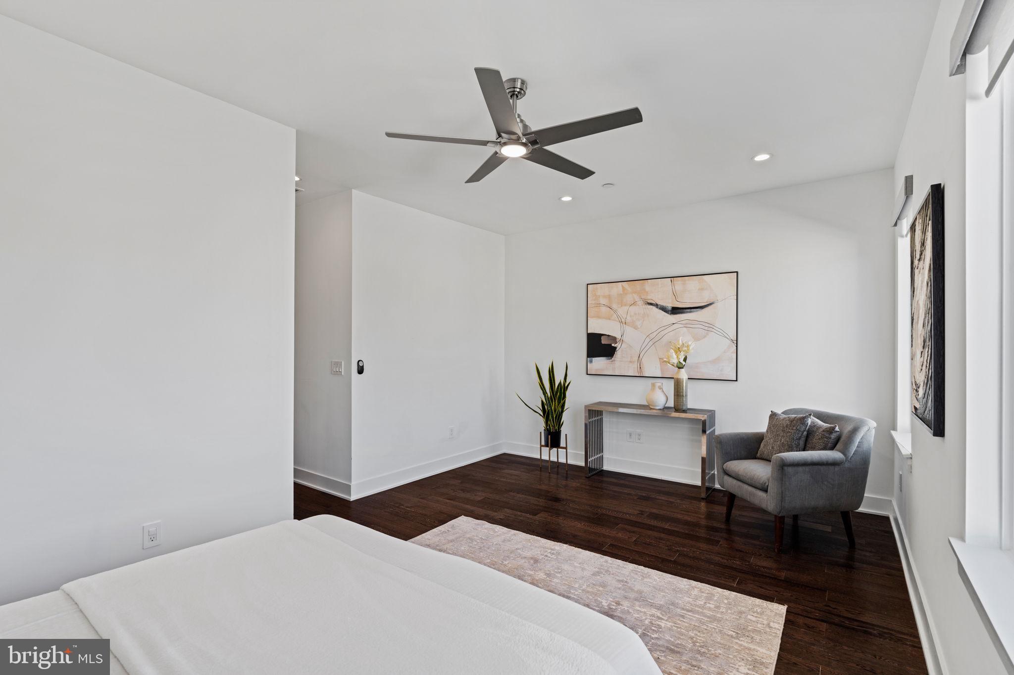 GRADUATE HOSPITAL - Residential