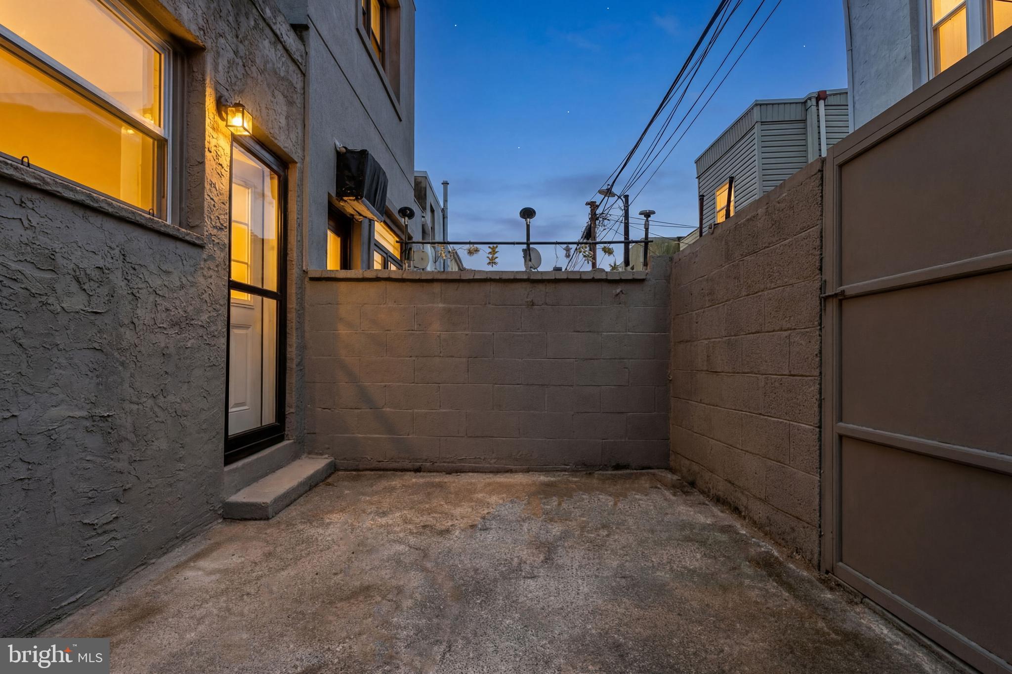 LOWER MOYAMENSING - Residential