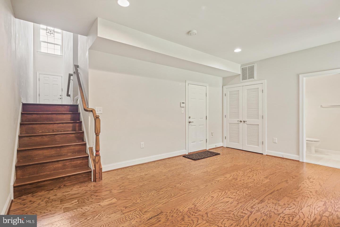 DEVONSHIRE TOWNHOMES - Residential