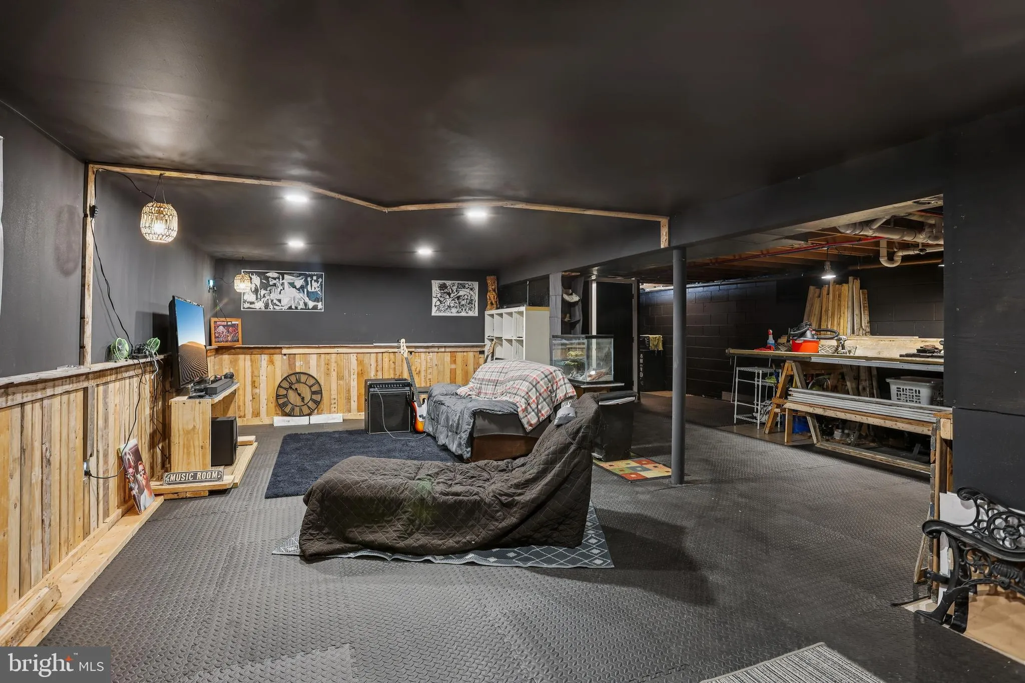 Minotola, New Jersey 08341, United States, 3 Bedrooms Bedrooms, ,2 BathroomsBathrooms,Residential,Pending,212114