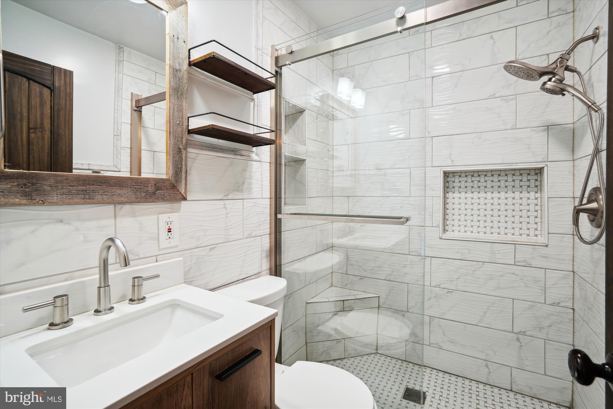 LANDOVER HILLS - Residential