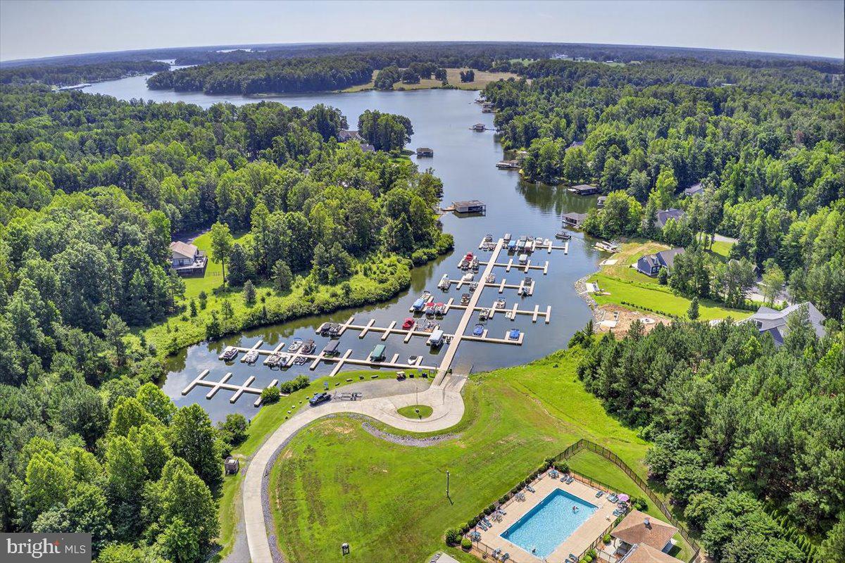 THE WATERS AT LAKE ANNA - Residential