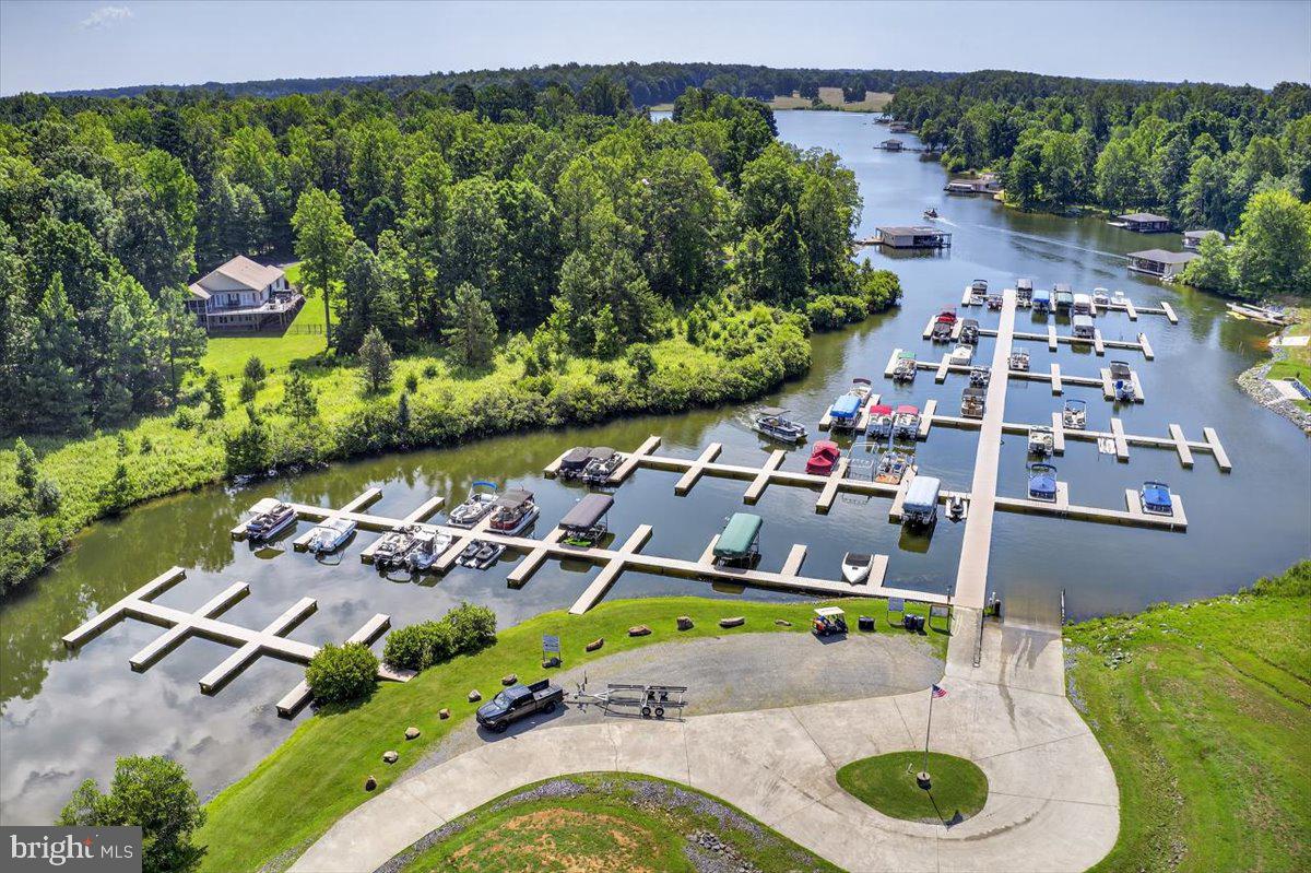 THE WATERS AT LAKE ANNA - Residential