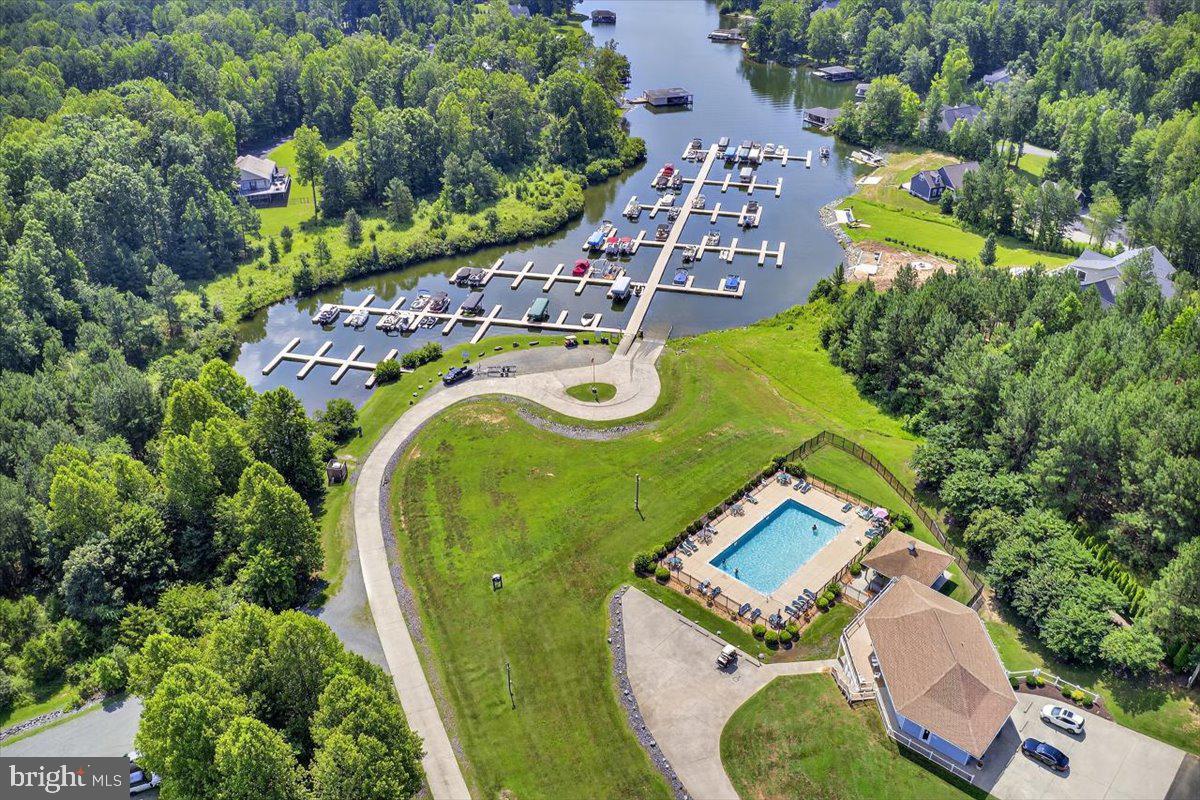 THE WATERS AT LAKE ANNA - Residential