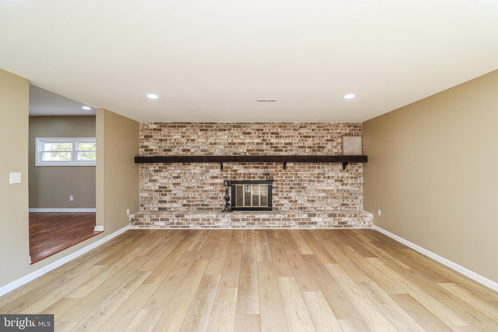 LINGLESTOWN - Commercial Sale