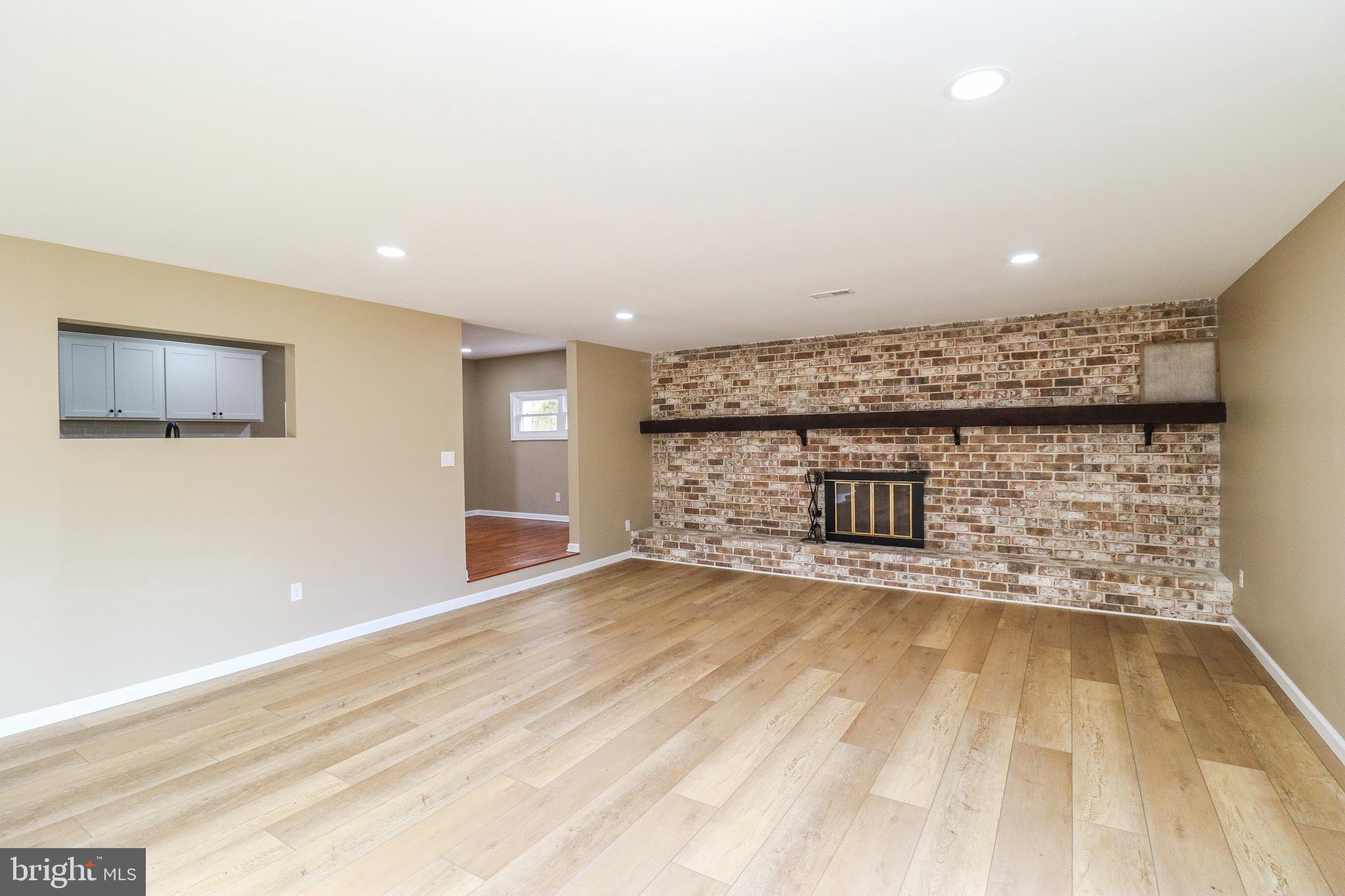 LINGLESTOWN - Commercial Sale