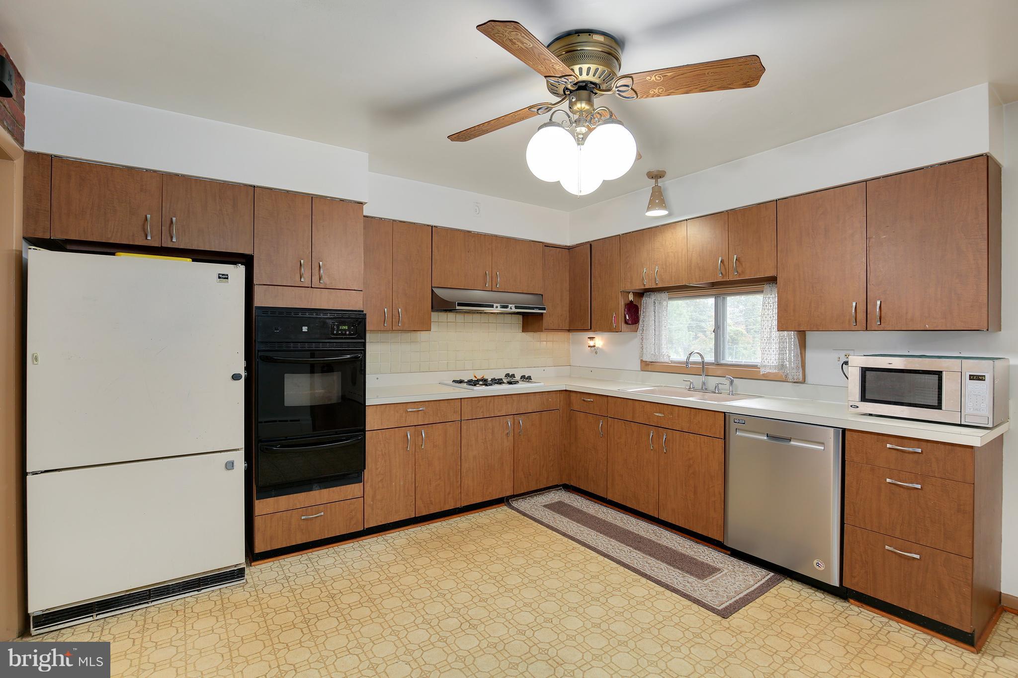 WILTON ACRES - Residential