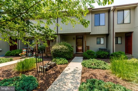 164 FISHHOOK LANE HEDGESVILLE WV 25427