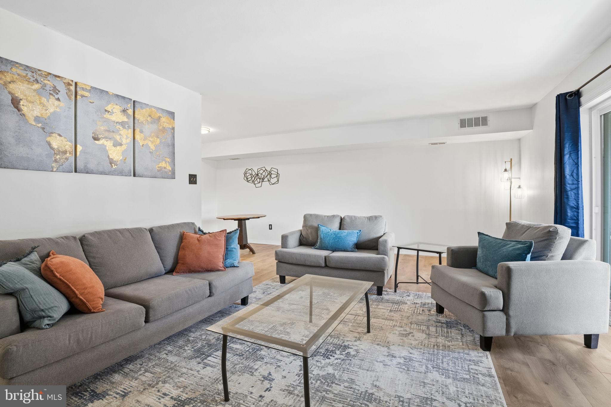 3750 CLARENDON AVENUE 44