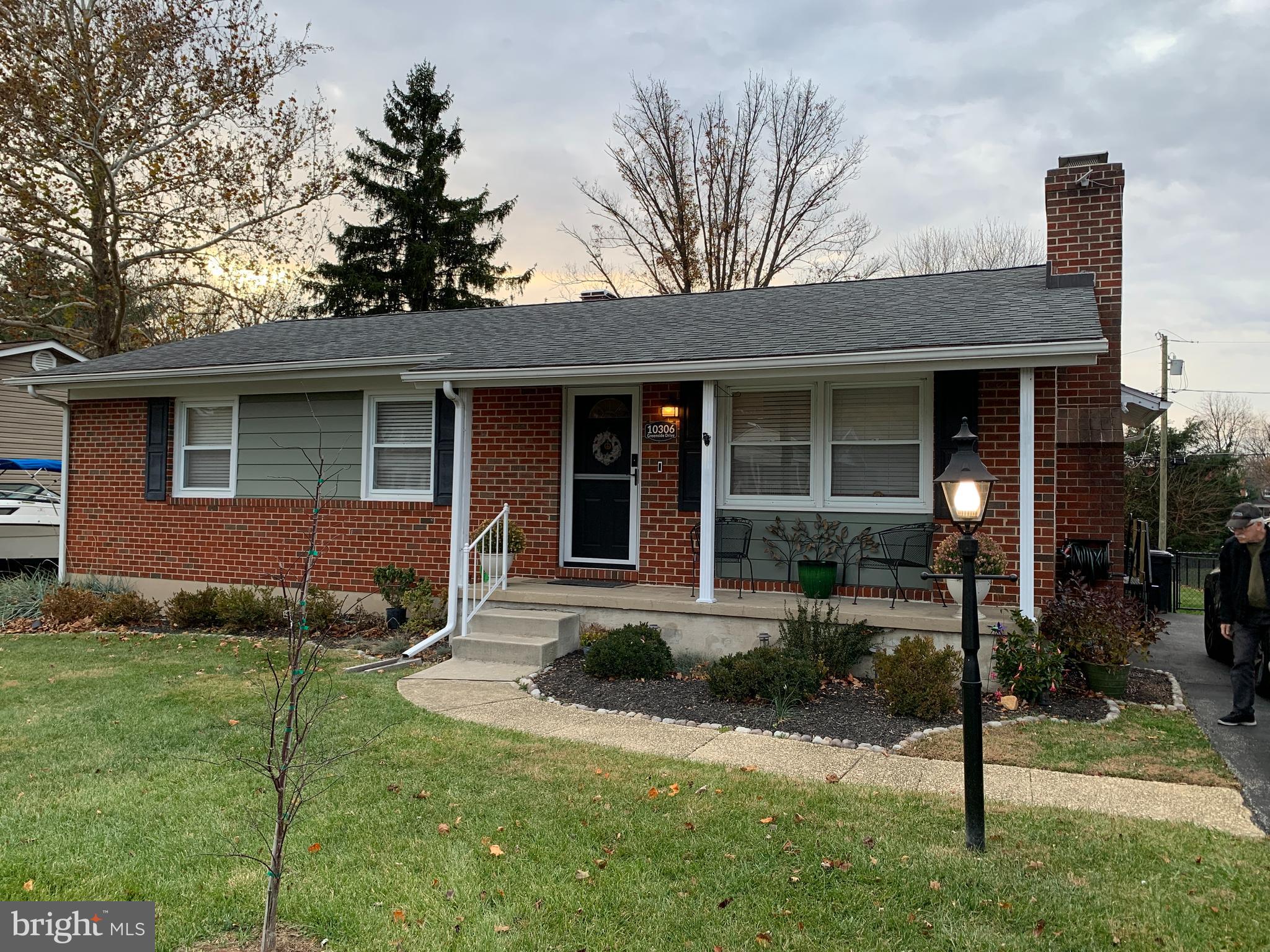 GREENTOP MANOR - Residential