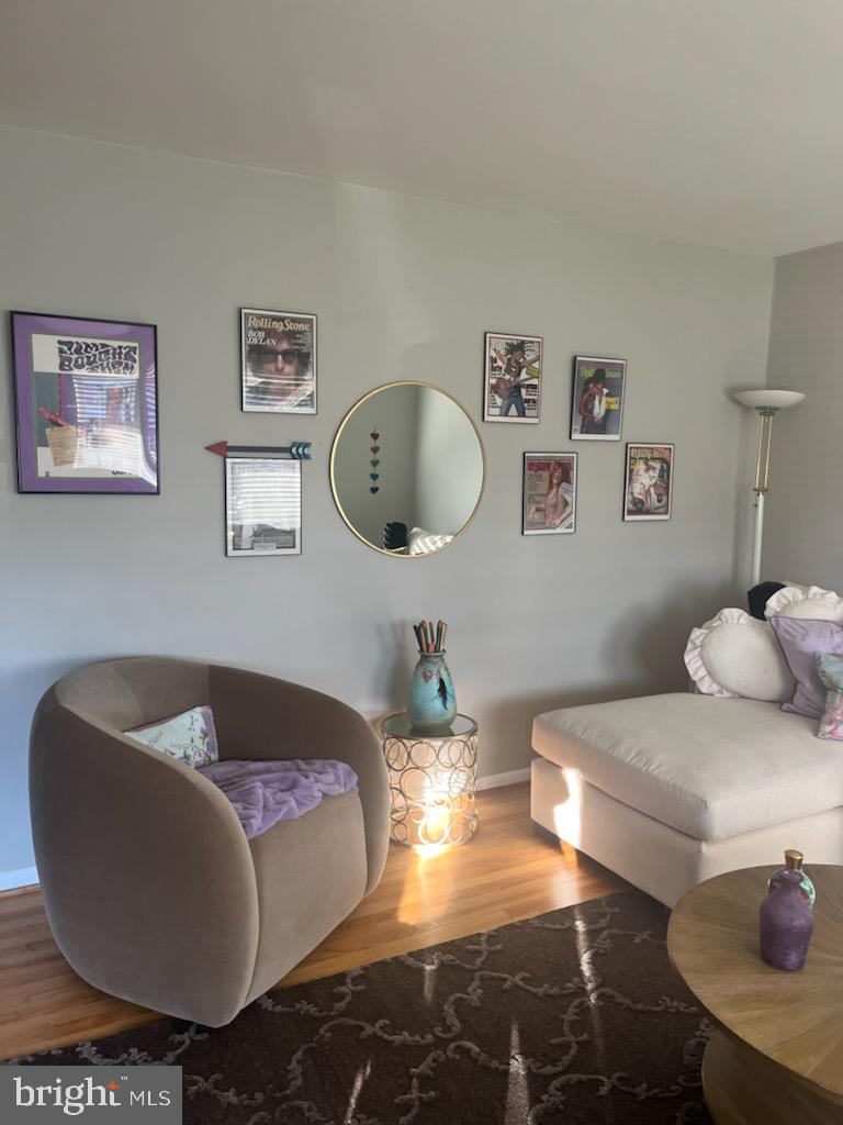 GREENTOP MANOR - Residential