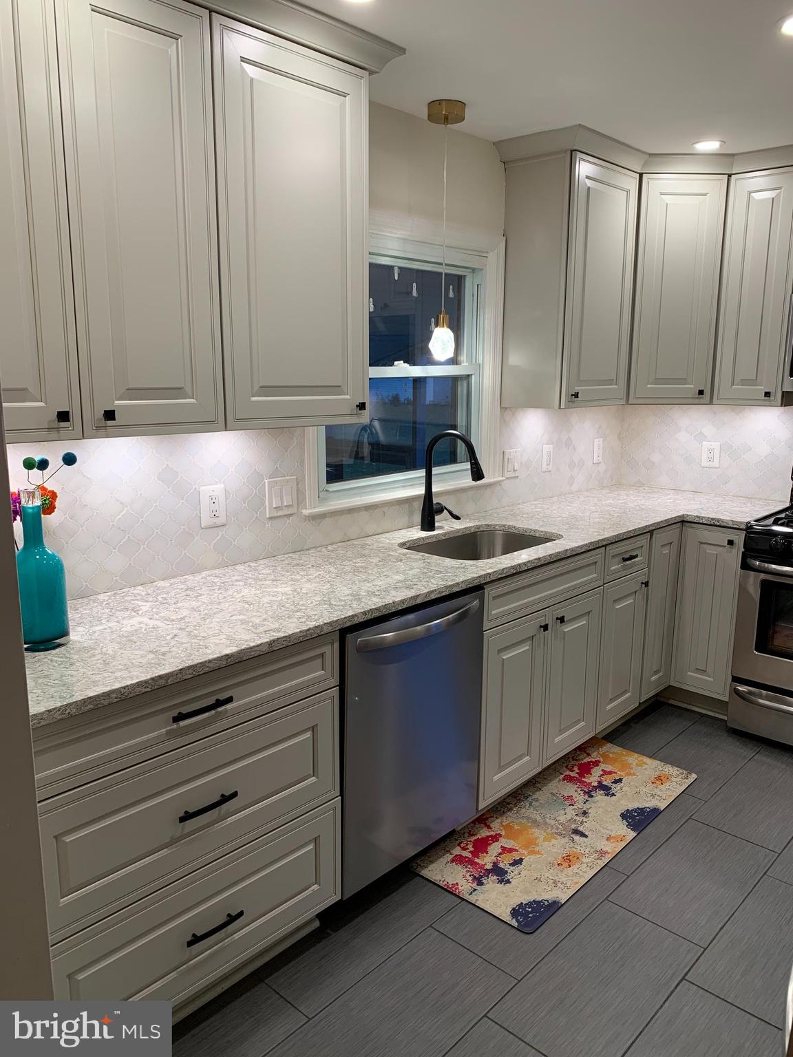 GREENTOP MANOR - Residential