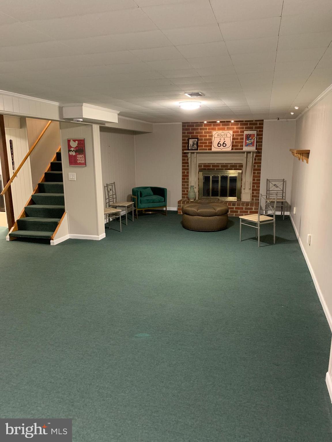 GREENTOP MANOR - Residential