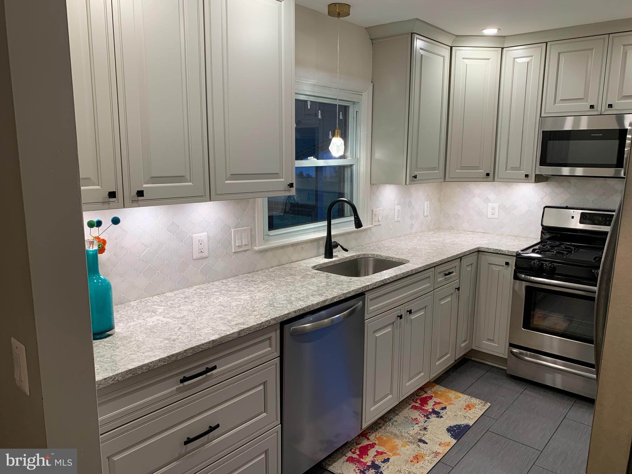 GREENTOP MANOR - Residential