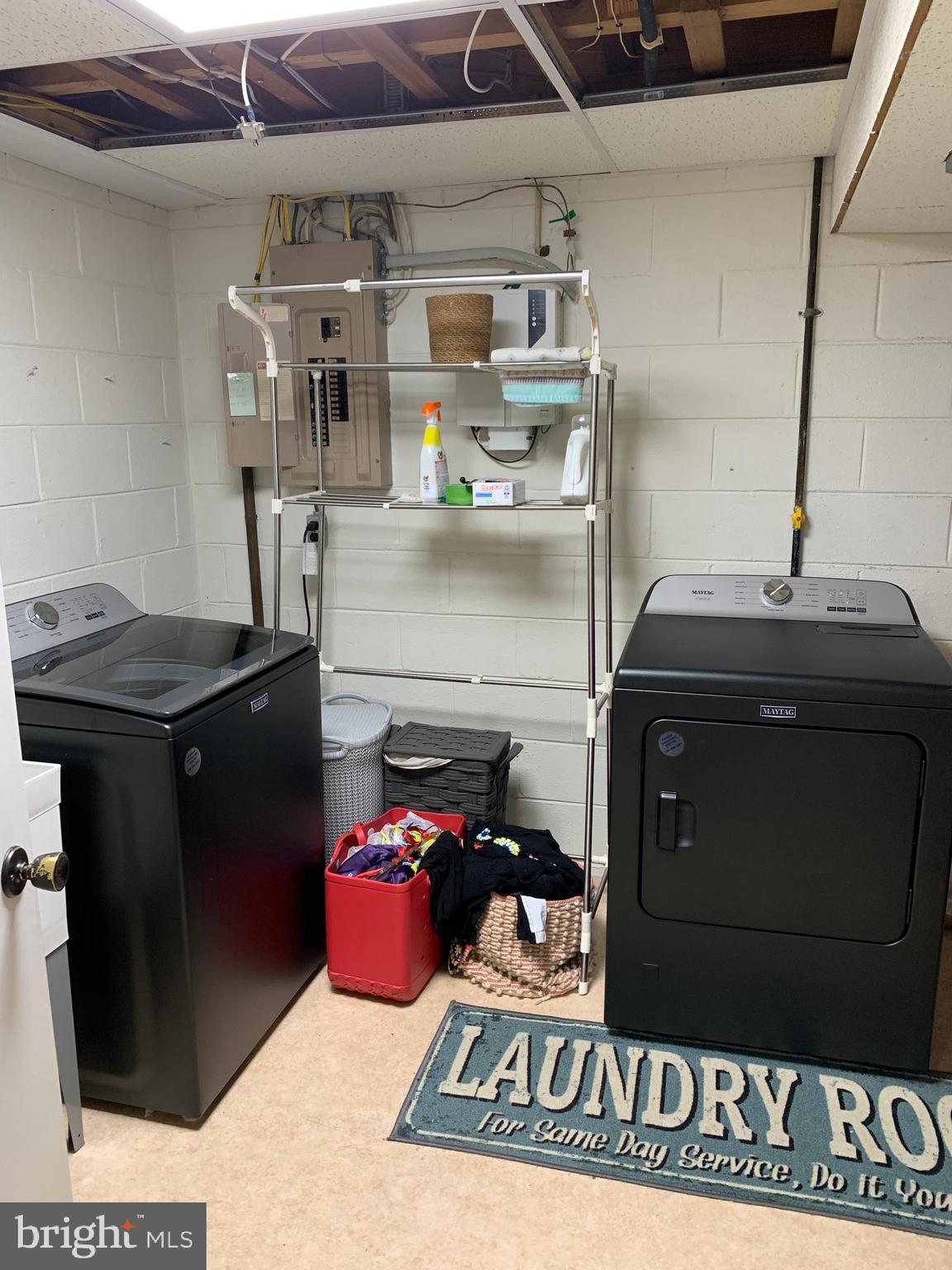 GREENTOP MANOR - Residential