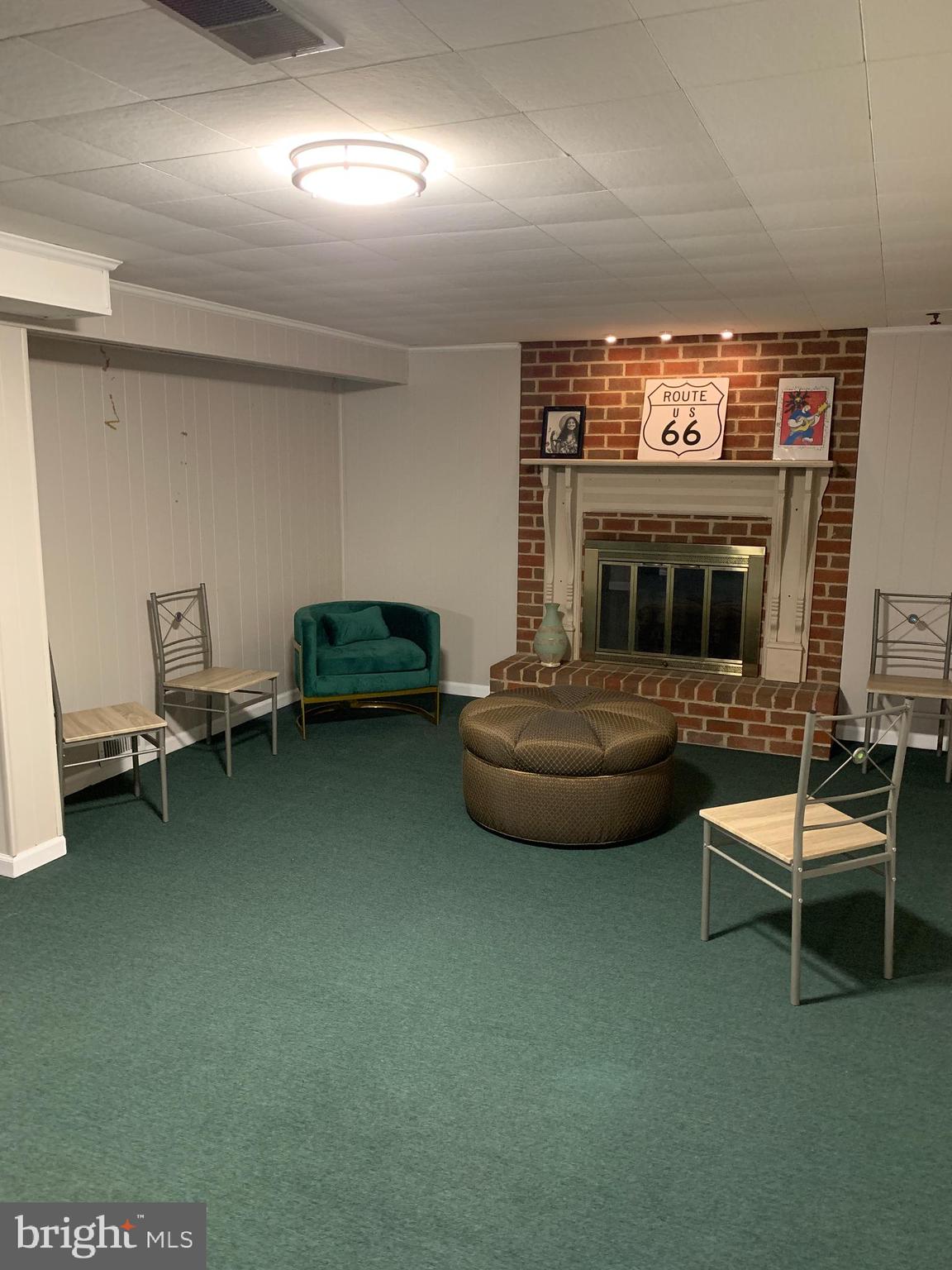 GREENTOP MANOR - Residential