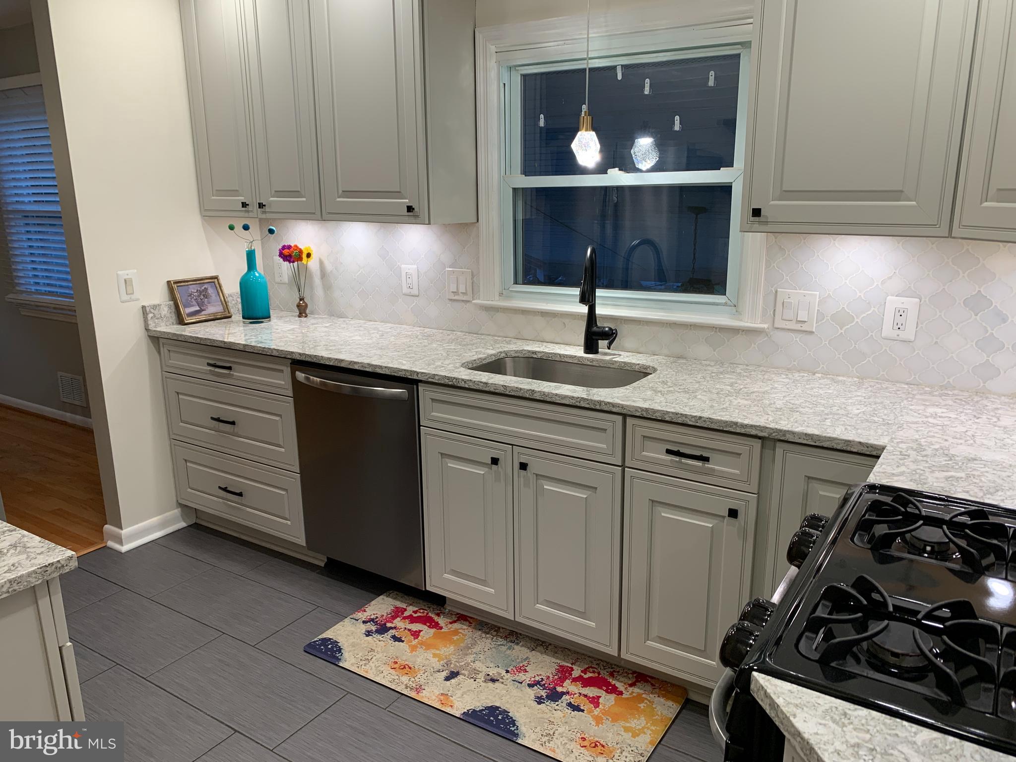 GREENTOP MANOR - Residential