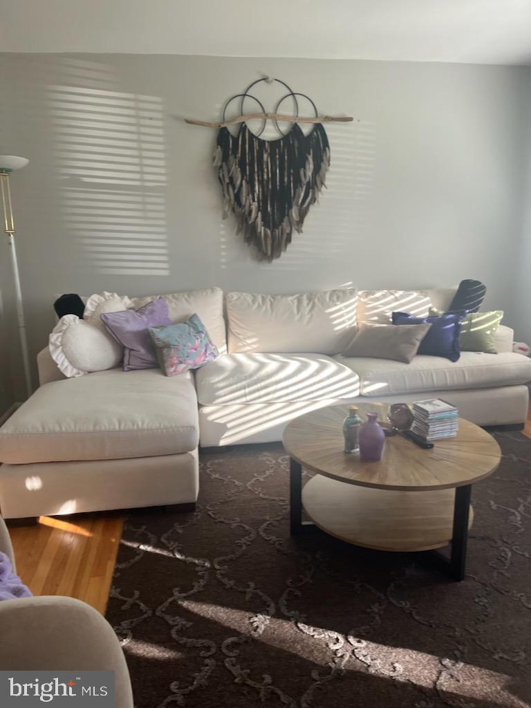 GREENTOP MANOR - Residential