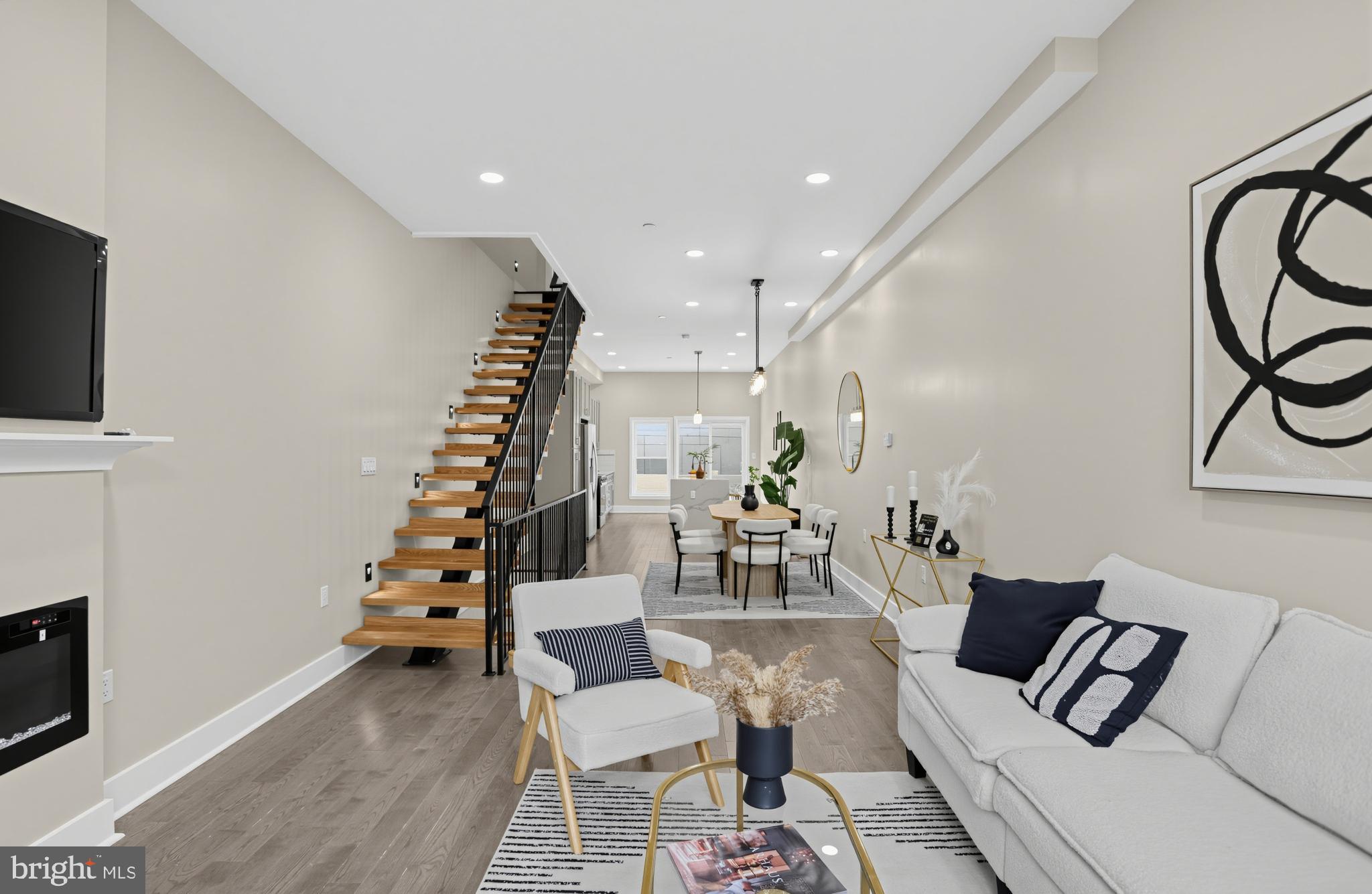 1435 S 8TH STREET