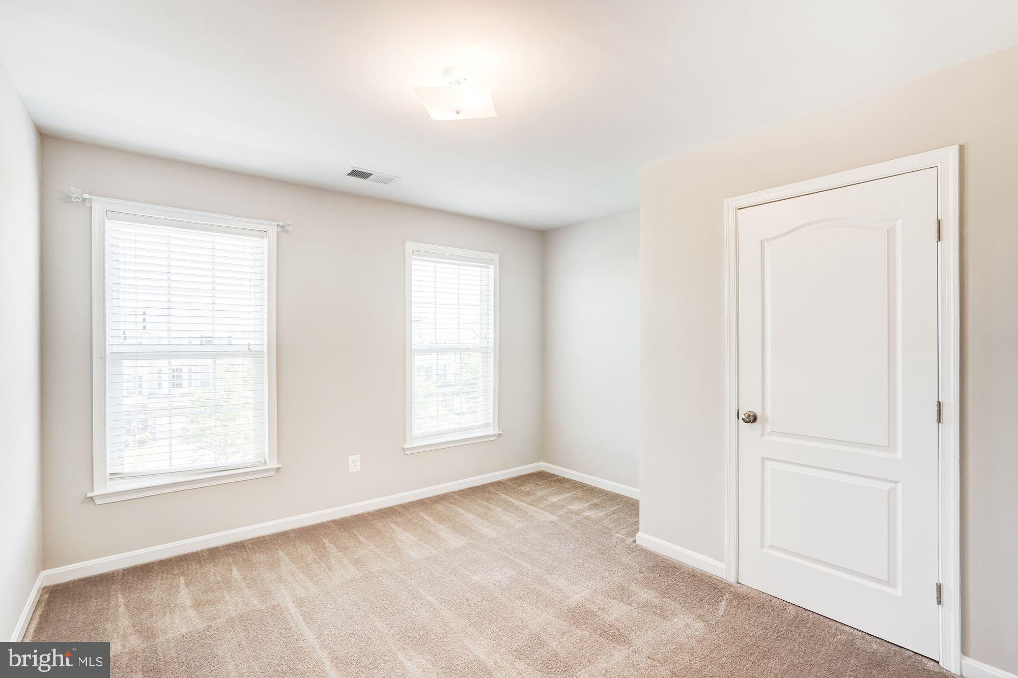 STONE RIDGE SOUTH - Residential Lease