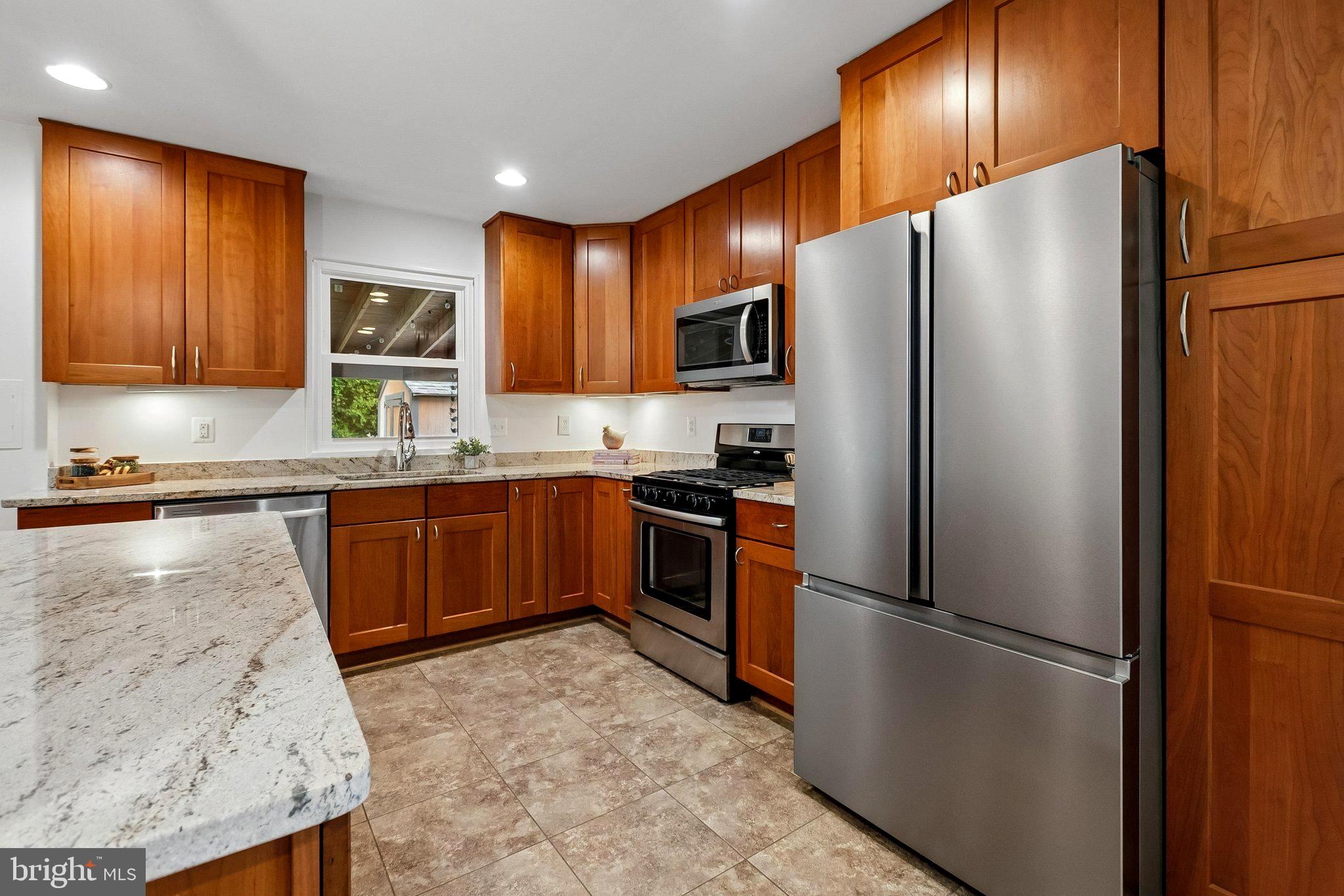 4106 HAMLIN