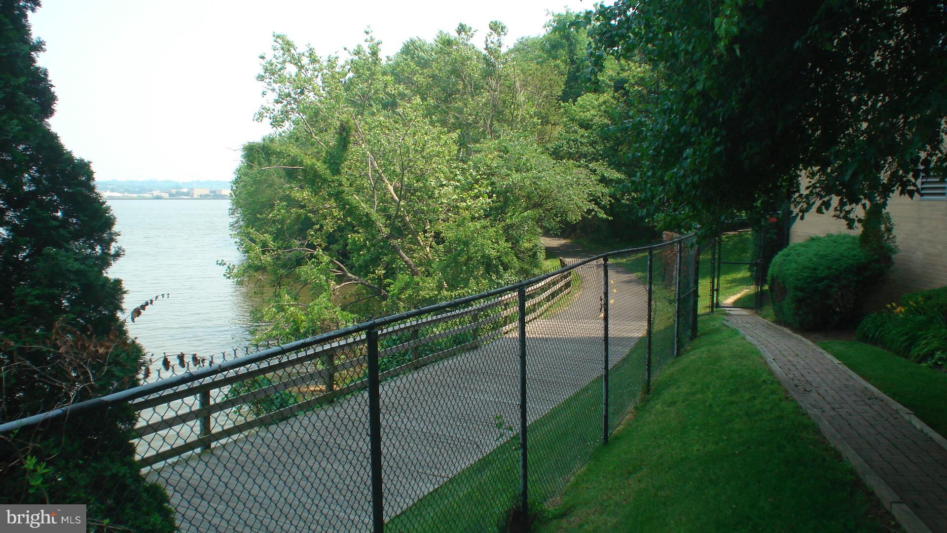 MARINA TOWERS - Residential Lease