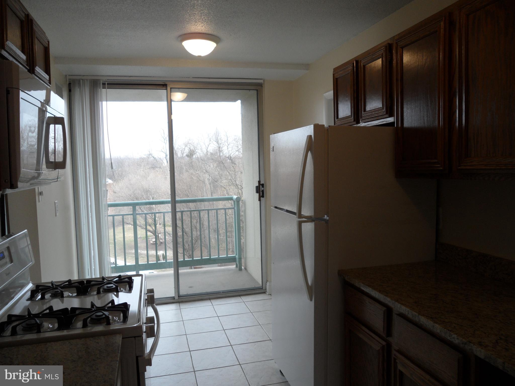 MARINA TOWERS - Residential Lease