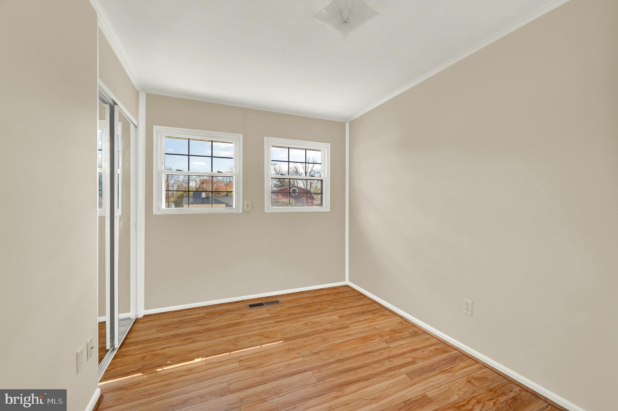 ROCKLAND - Residential