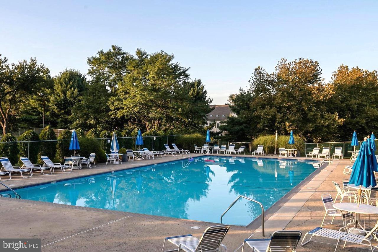 MONTGOMERY BROOKE - Residential